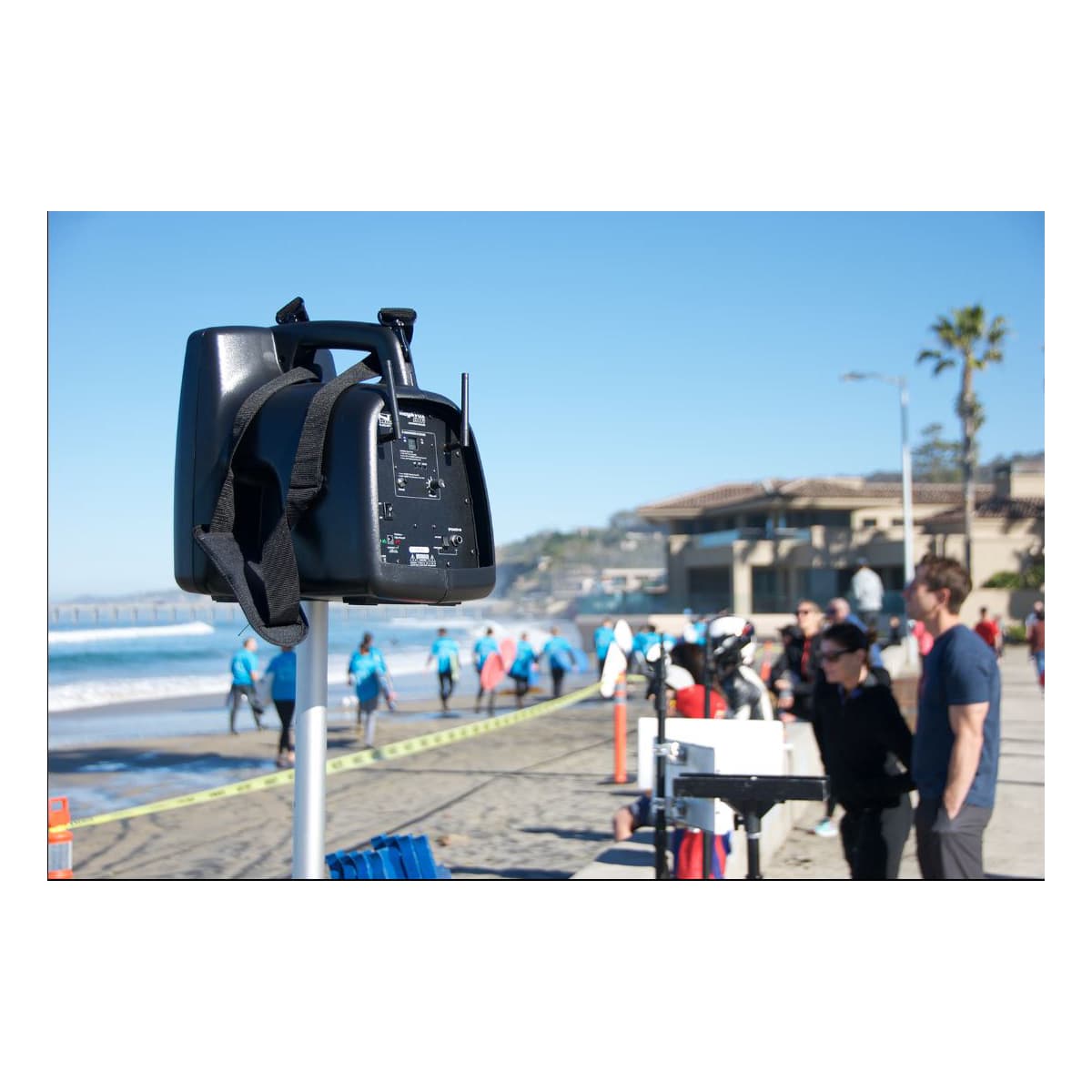 Portable pa system with wireless mic with stand