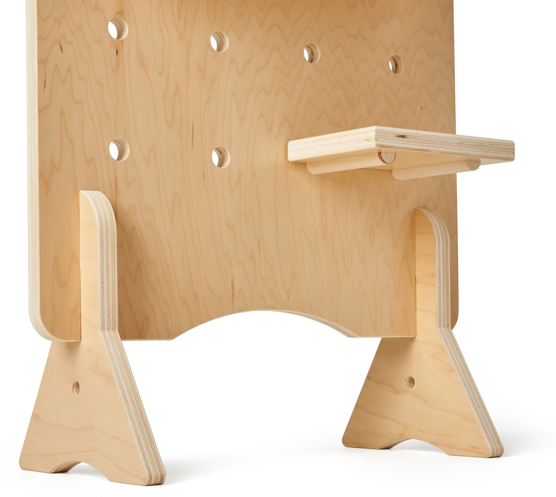 Pegboard retail display with interlocking legs and 4 modular shelves 