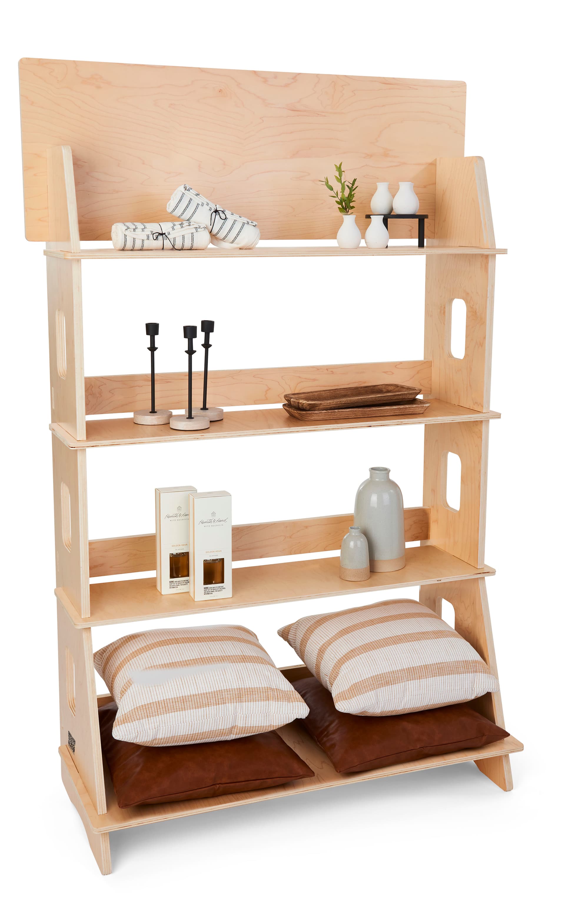 Wooden knockdown shelf merchandiser weighs 28 pounds