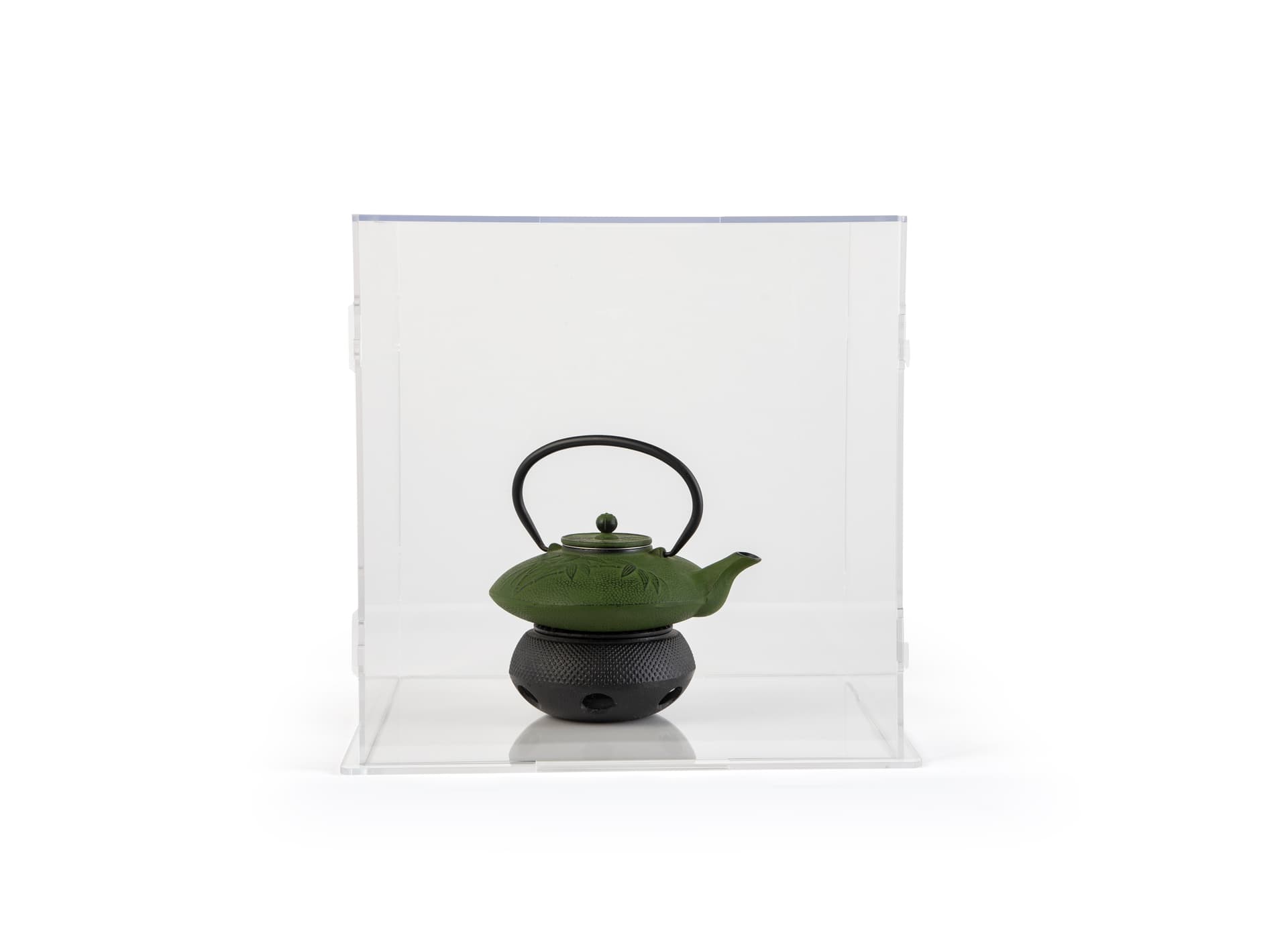Folding plastic display cube with clear sides