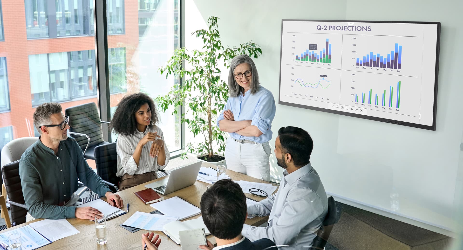 Touch screen whiteboard with Bluetooth connectivity