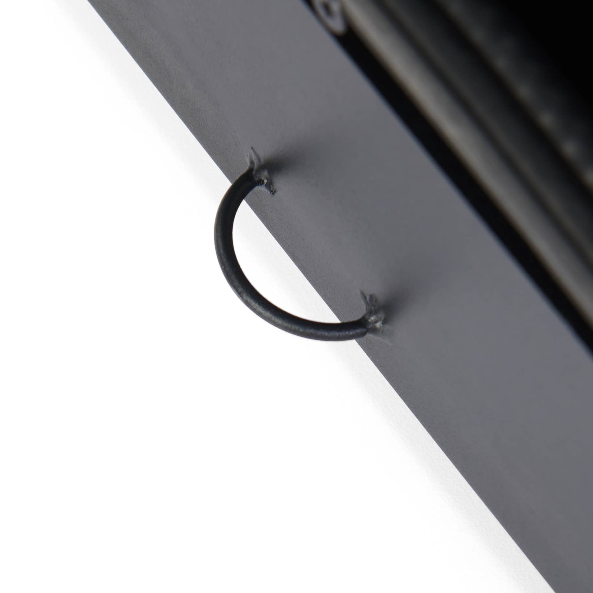 battery powered digital signage with anti-theft security ring