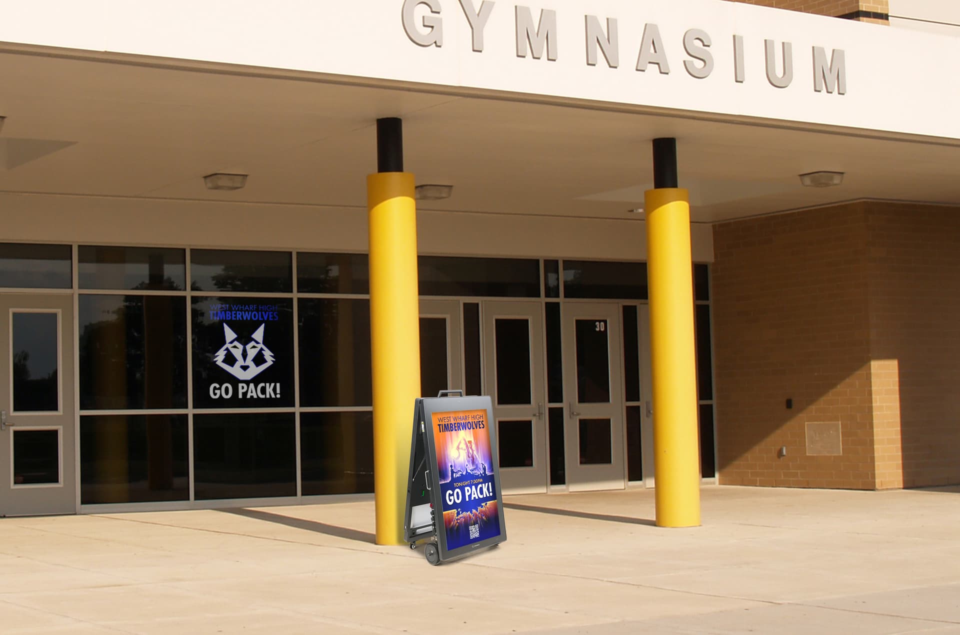 Outdoor digital display for dynamic content 