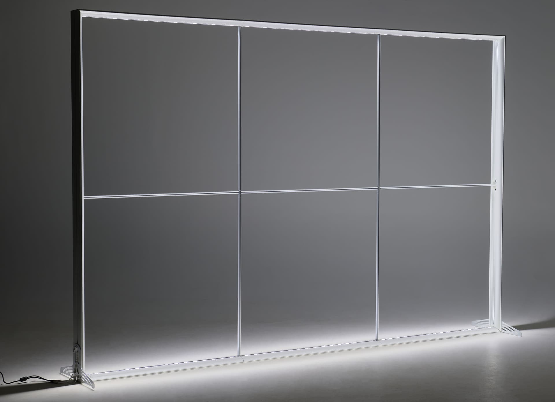 LED backlit trade show display with illumination 