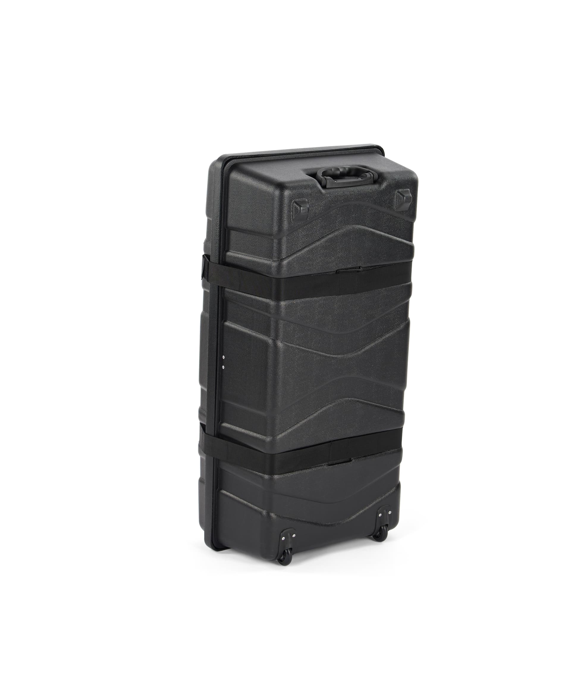 Pop up trade show booth with sturdy carrying case