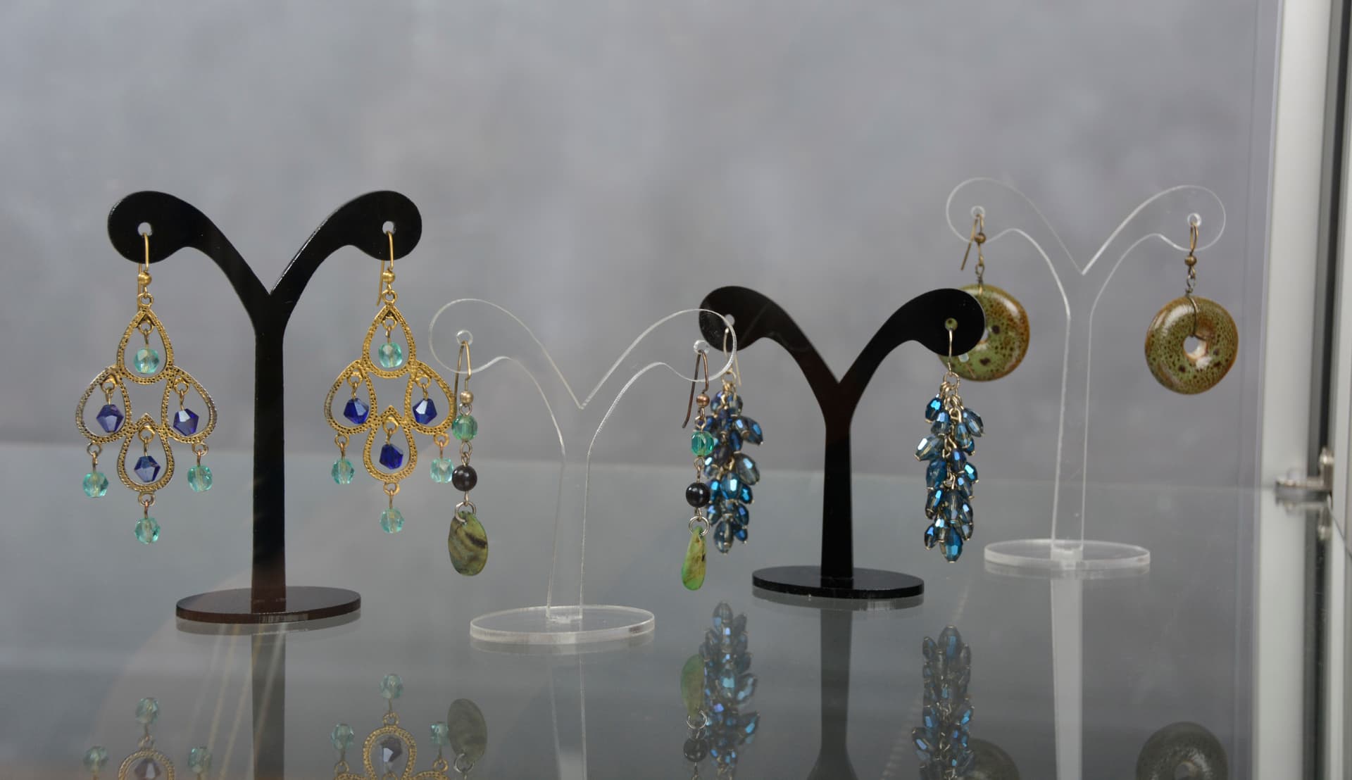 Clear Acrylic Earring Display