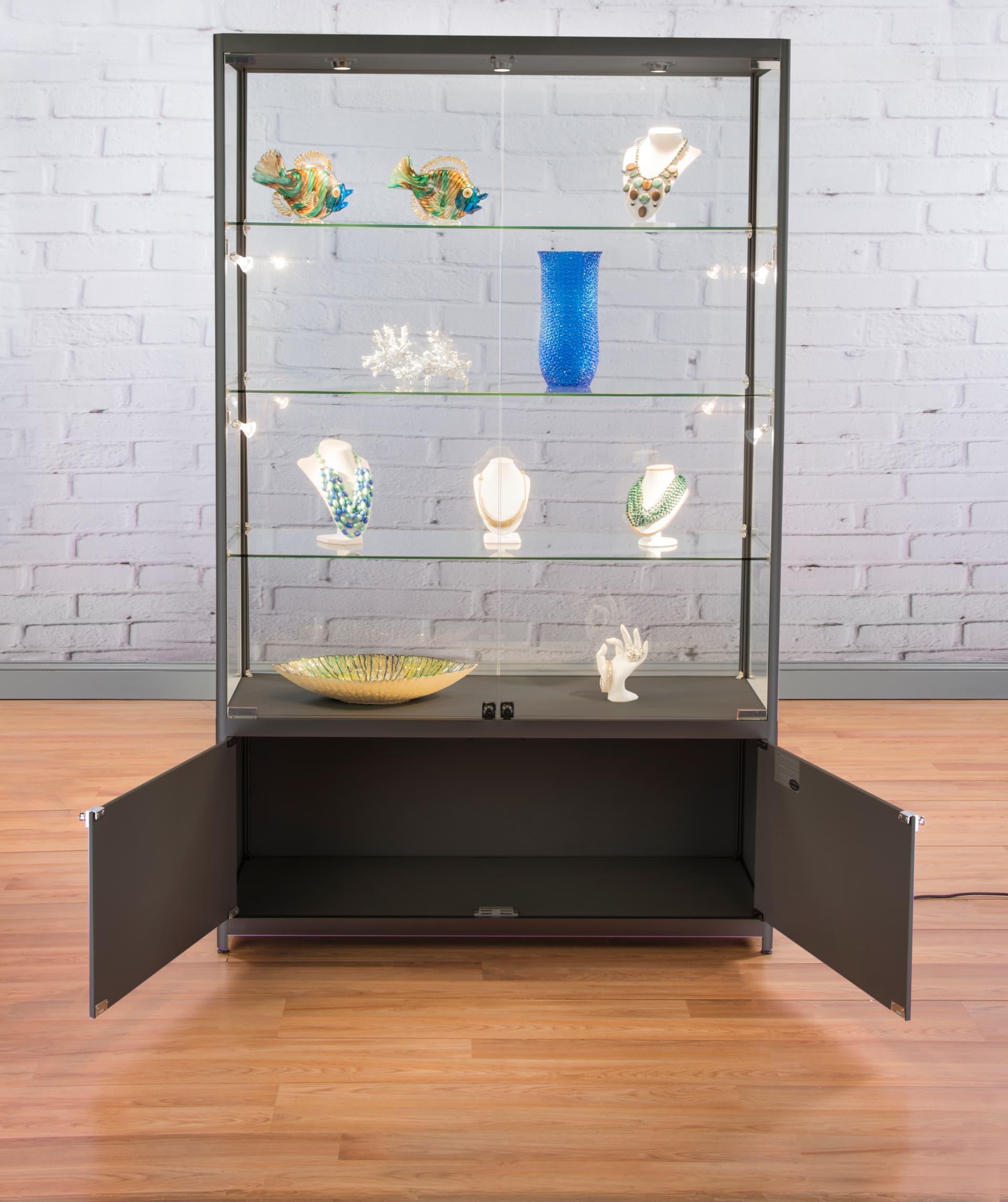 4’ Wide Illuminated Display Case