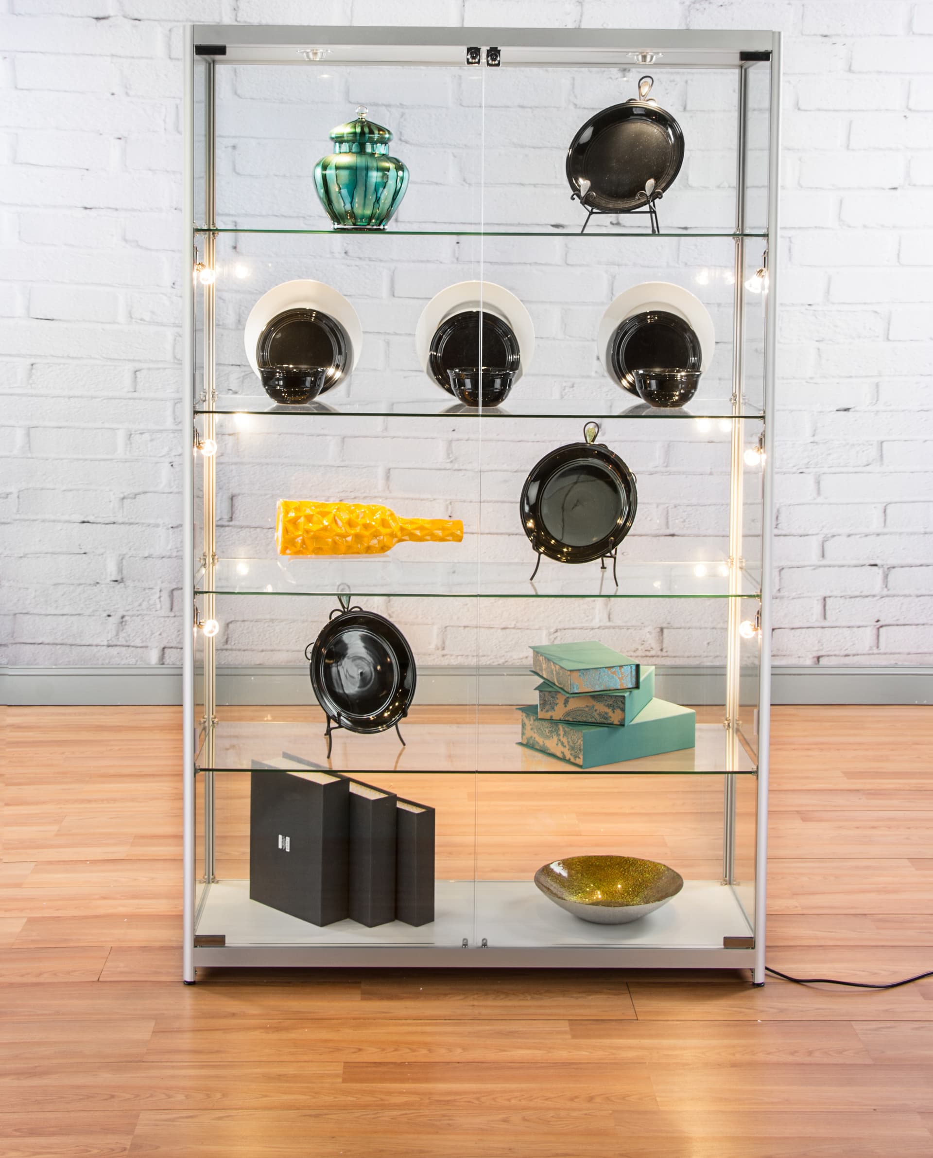 Illuminated Full View Silver Showcase