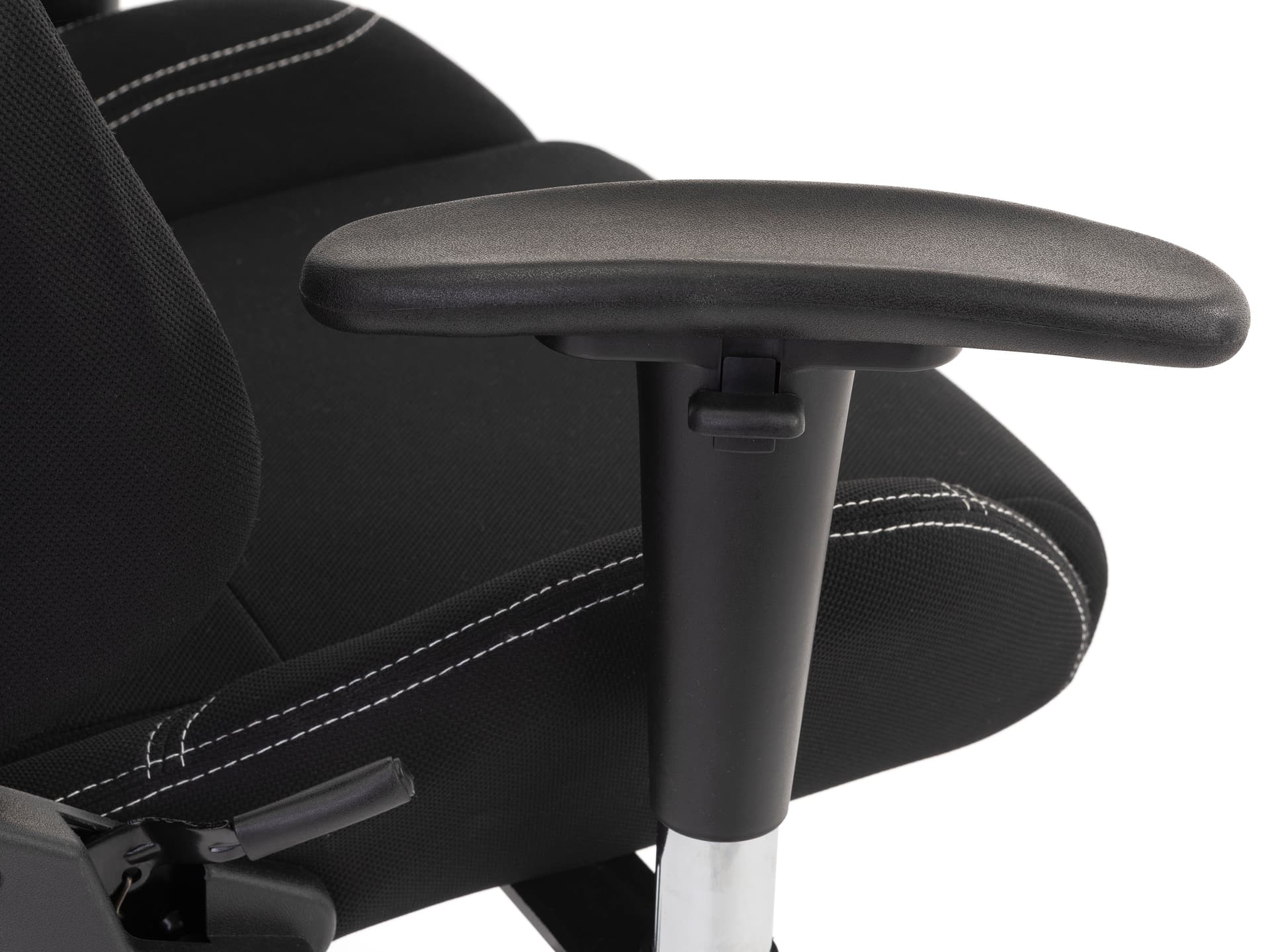 PC gaming chair with 2-directional nylon armrests 