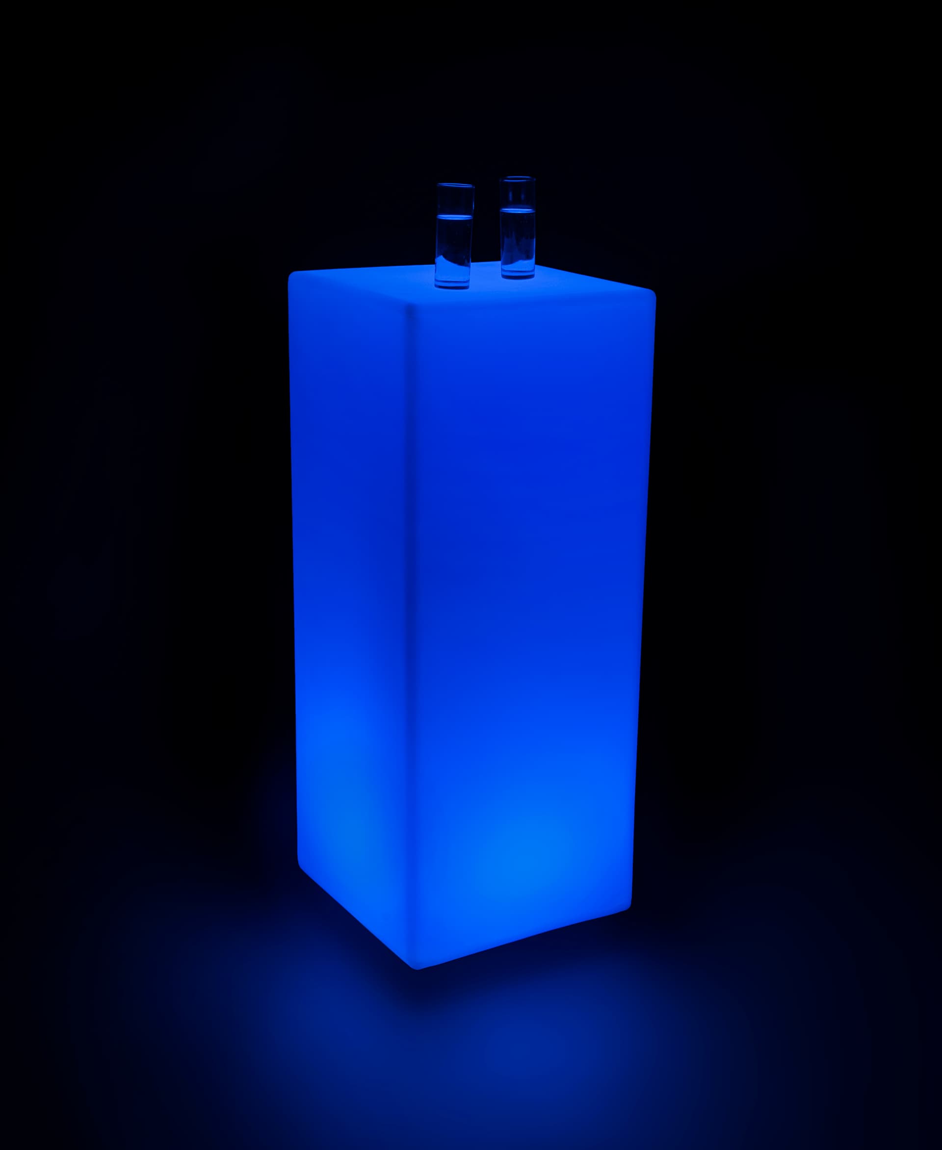 LED Highboy Cocktail Table with Rechargeable Battery