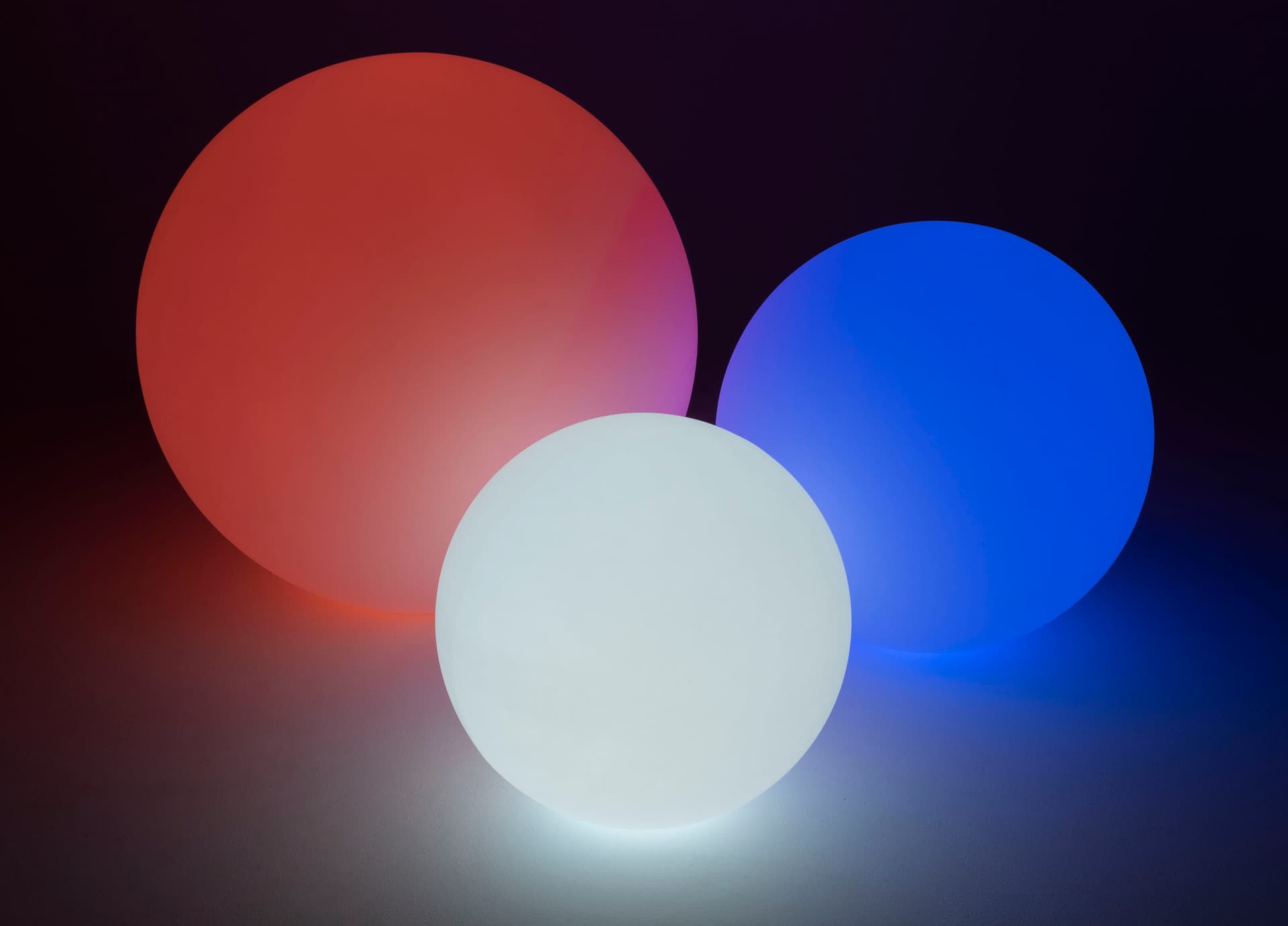 LED glow ball comes in a variety of sizes