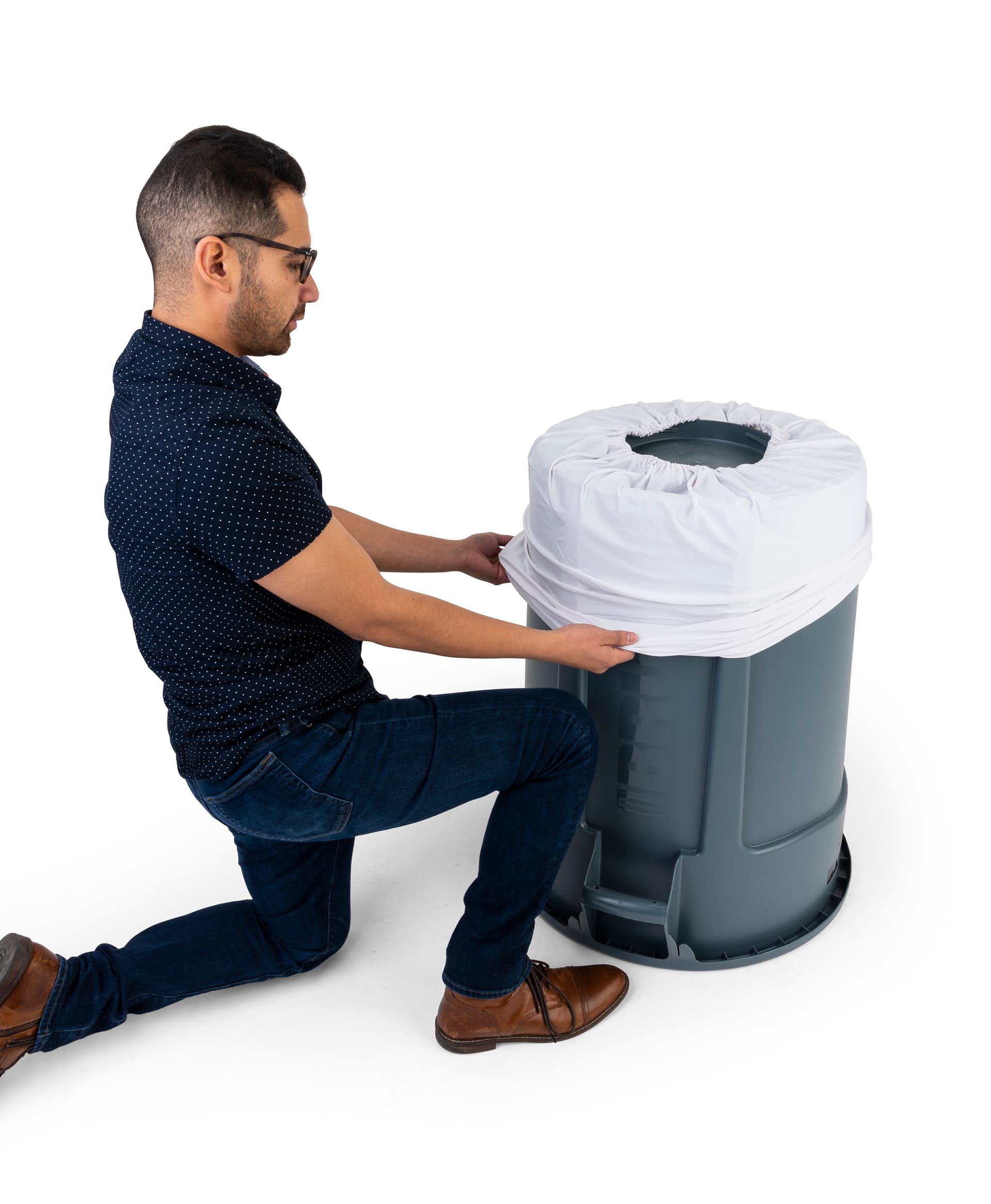 Spandex trash can covers with machine washable material