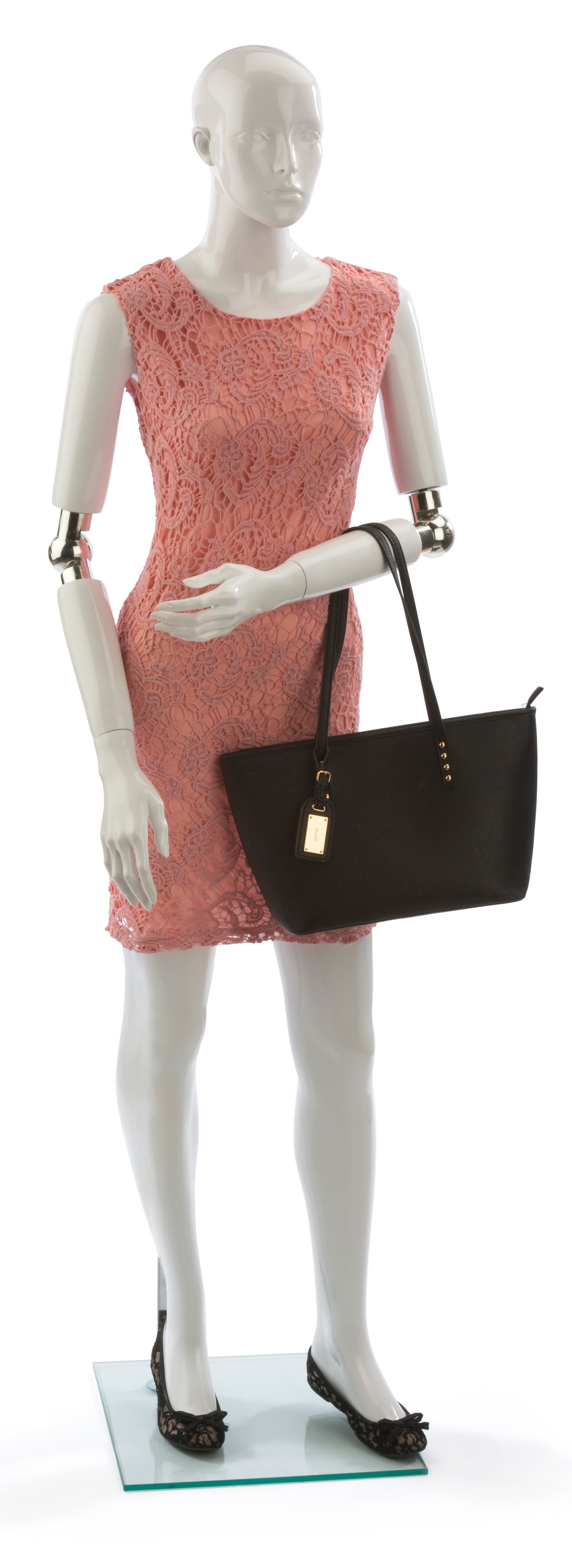 Flexible Feamle Mannequin Can Easily Hold a Purse