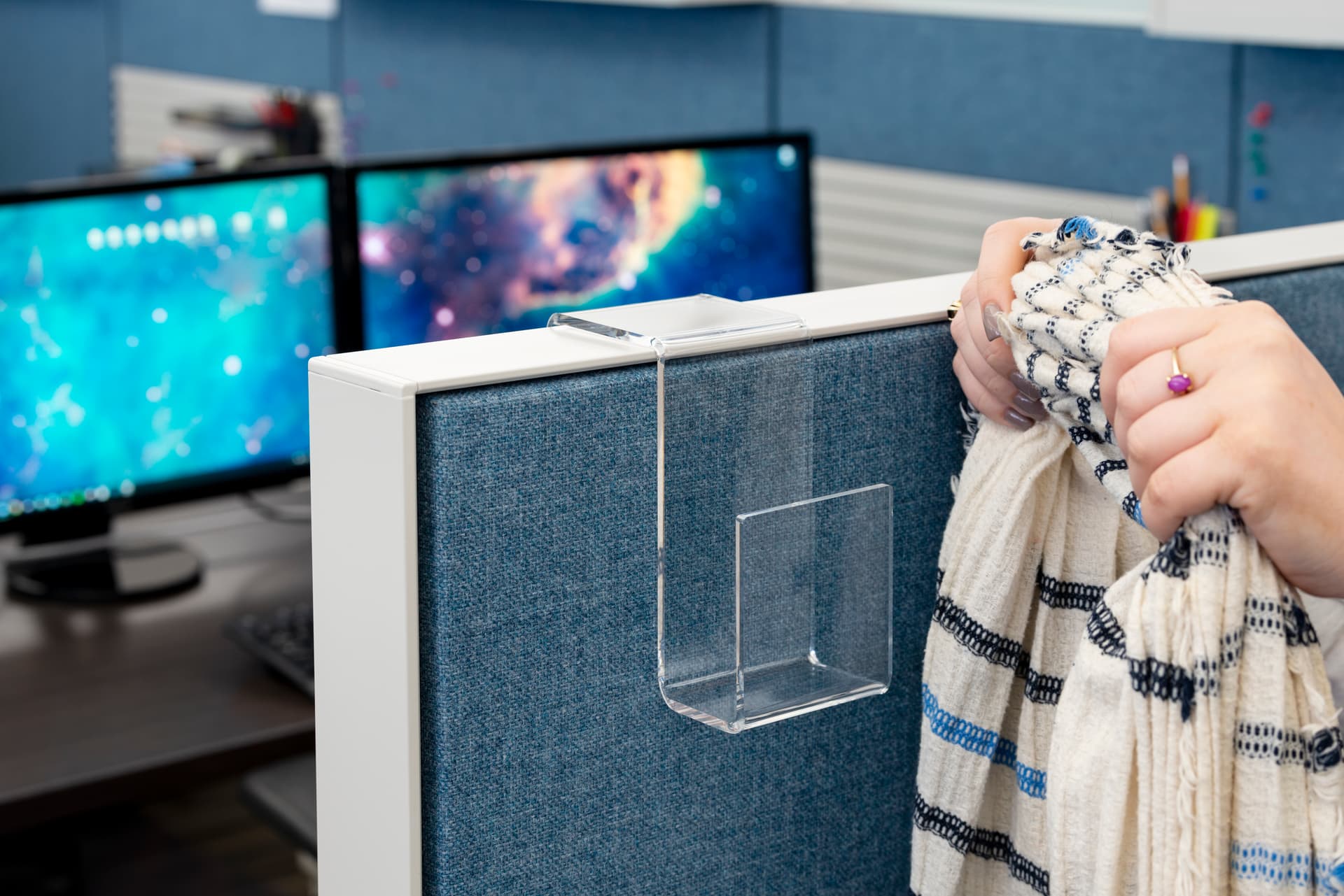 easy-mount cube mount acrylic hanging hook