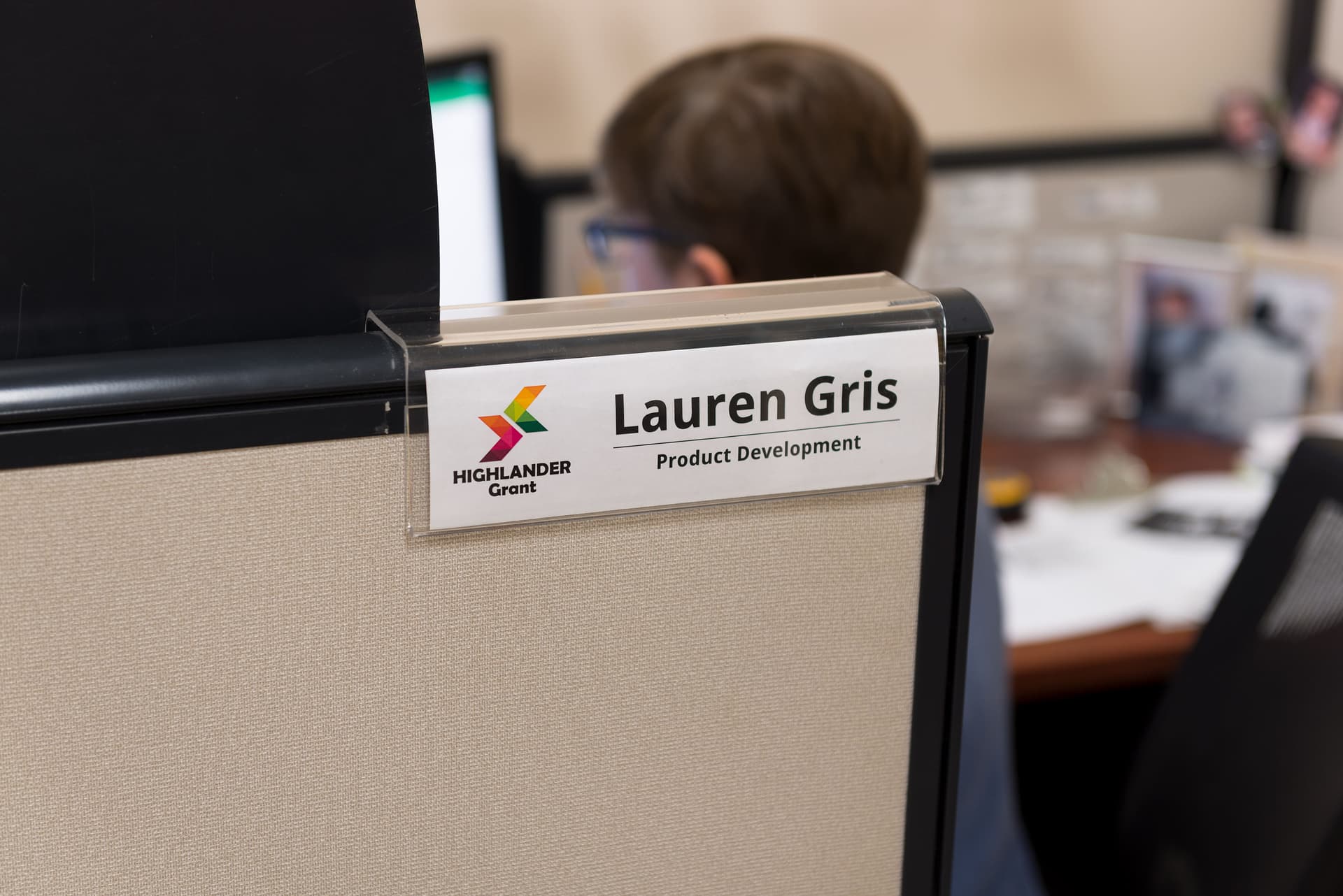 Acrylic partition name plate display for workstations