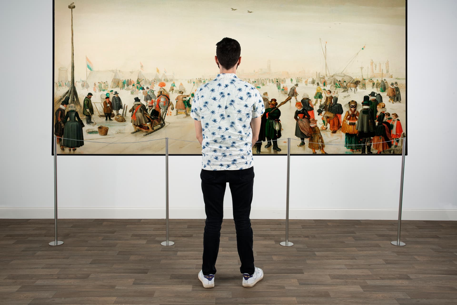 Subtle art gallery fixed floor stanchion crowd control solution