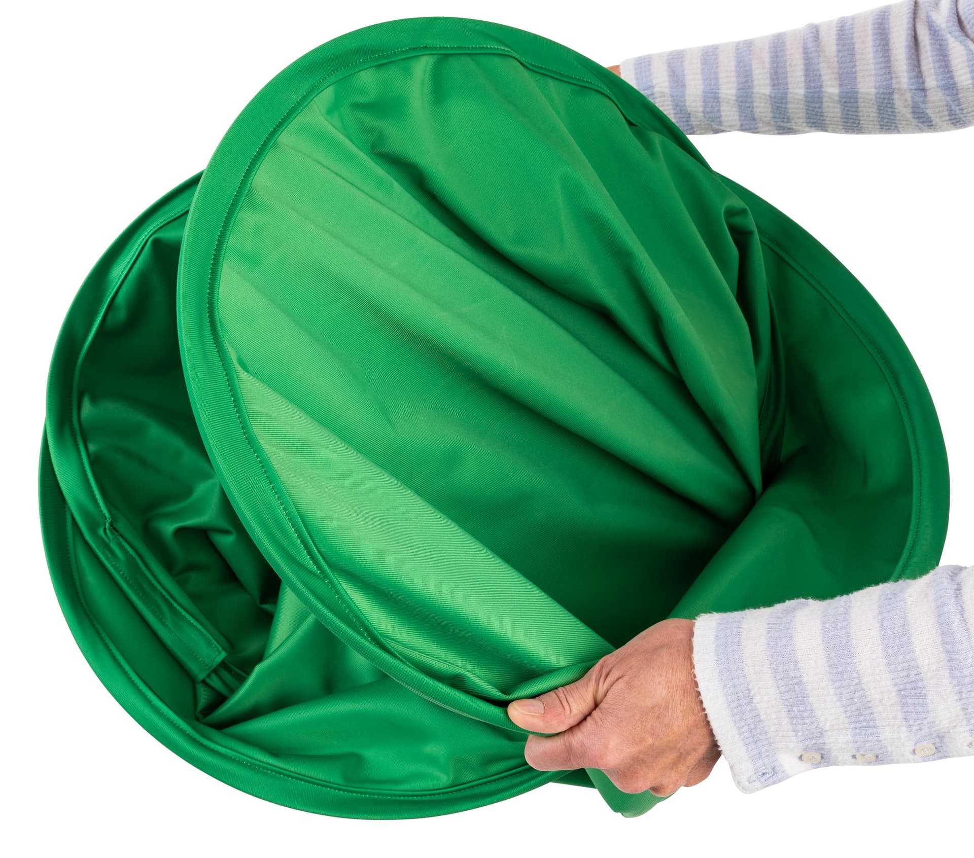 Portable chair mounted green screen with collapsible design
