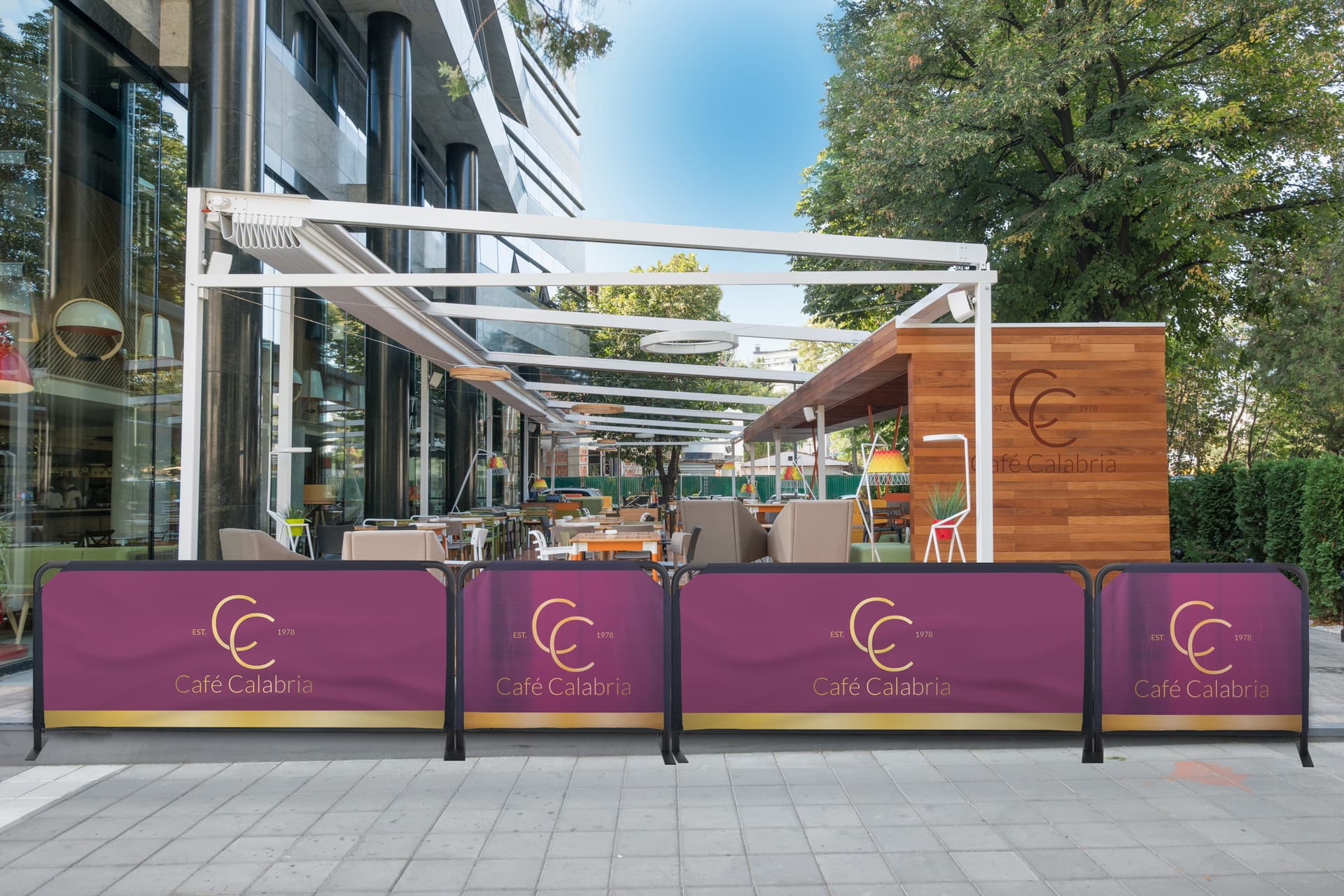 Connecting foot for ICBCPR_Barrier offers flexible configuration of cafe barriers