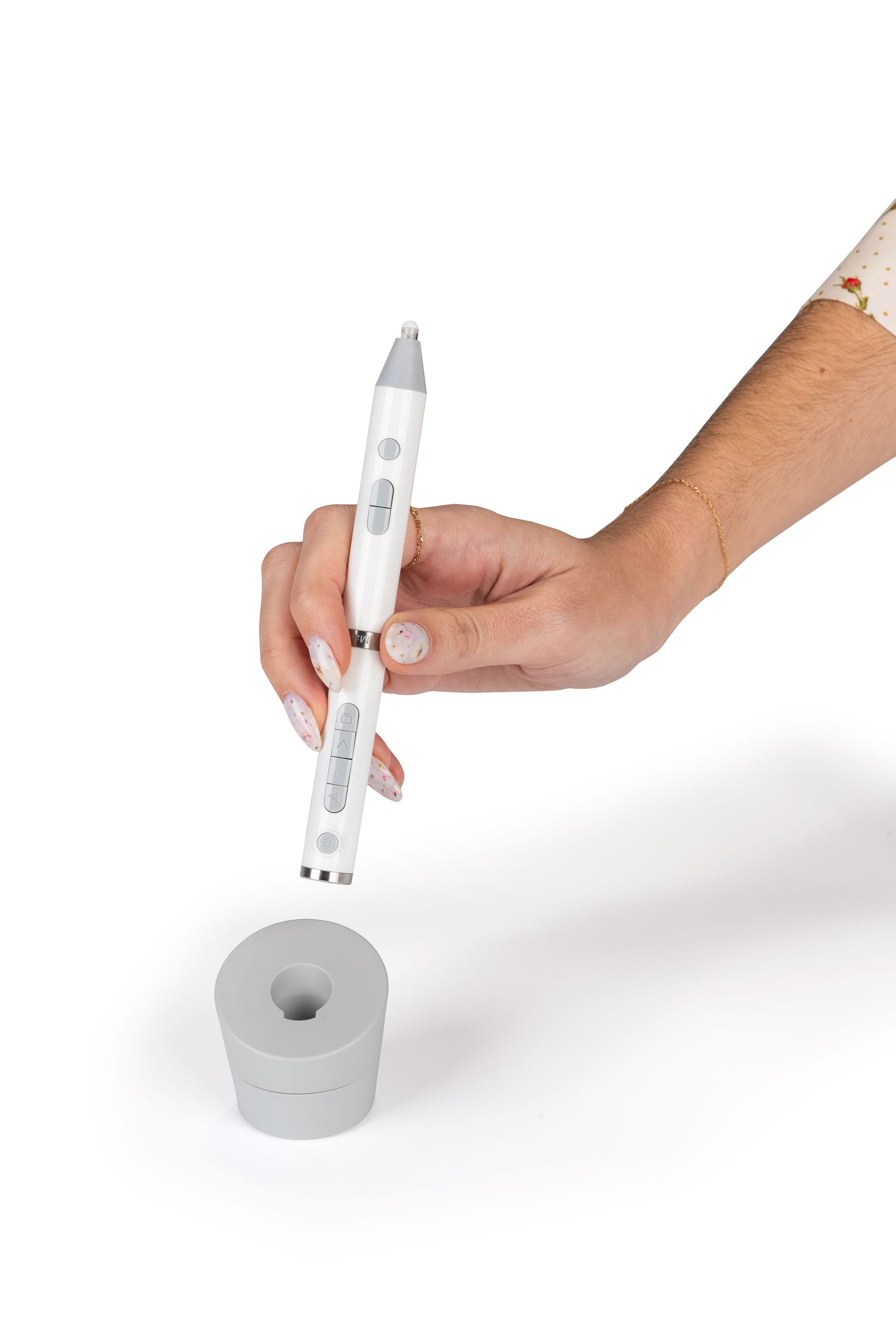 Smart digital interactive whiteboard with pressure sensitive Bluetooth pen 