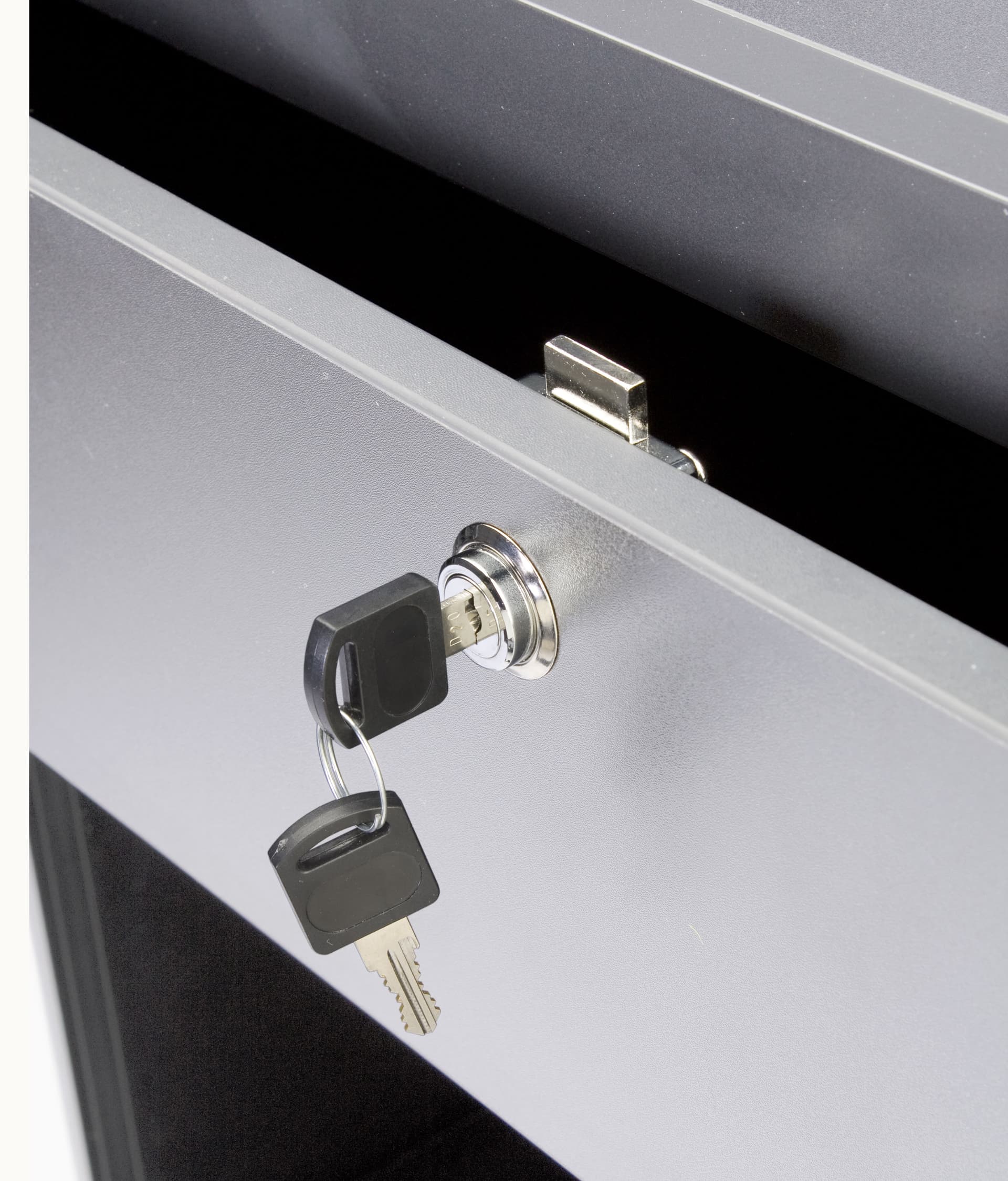 Cash Counter Measures 24"w - Silver Finish