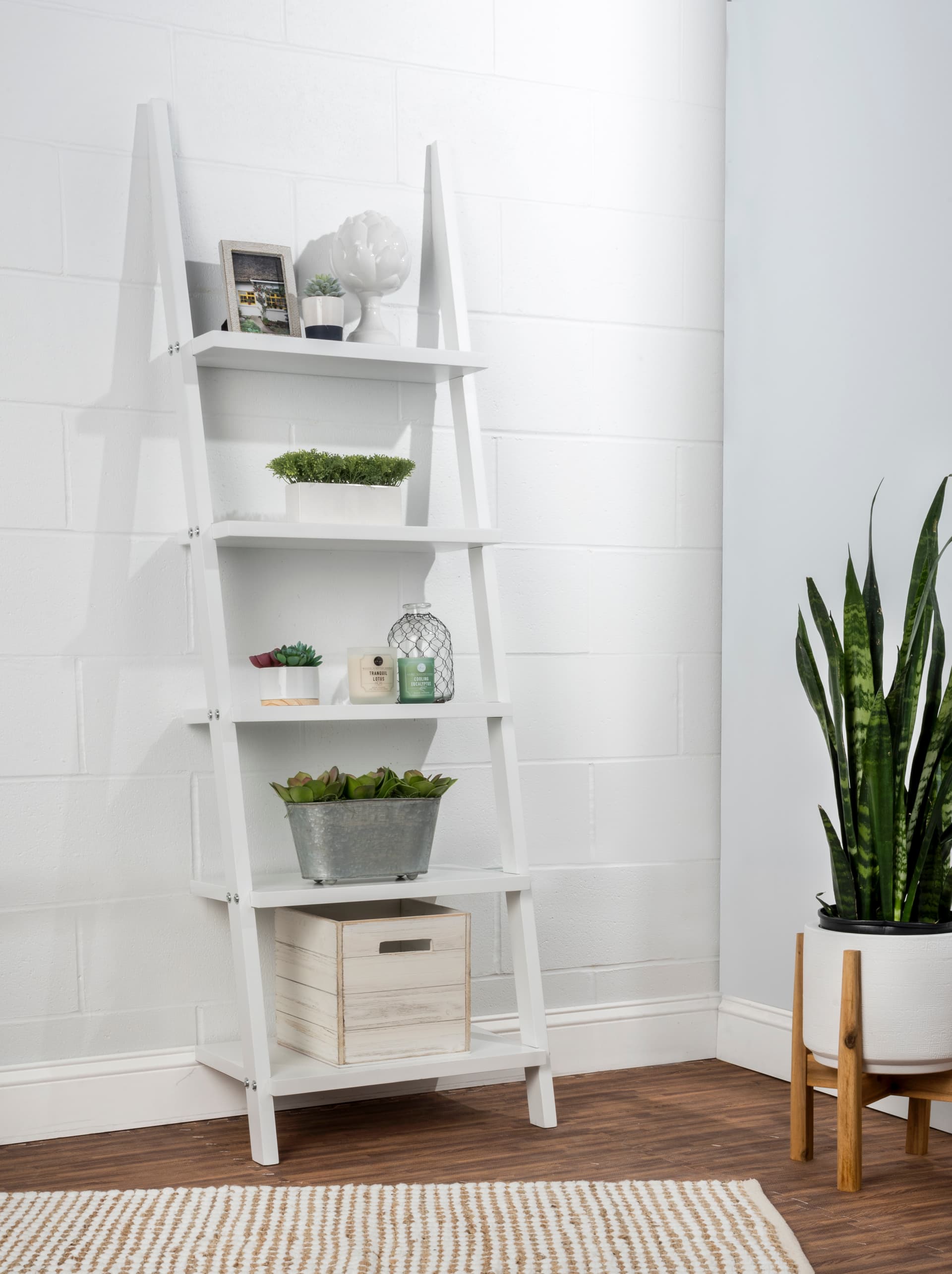 Leaning Ladder Shelves with Non-Slip Feet
