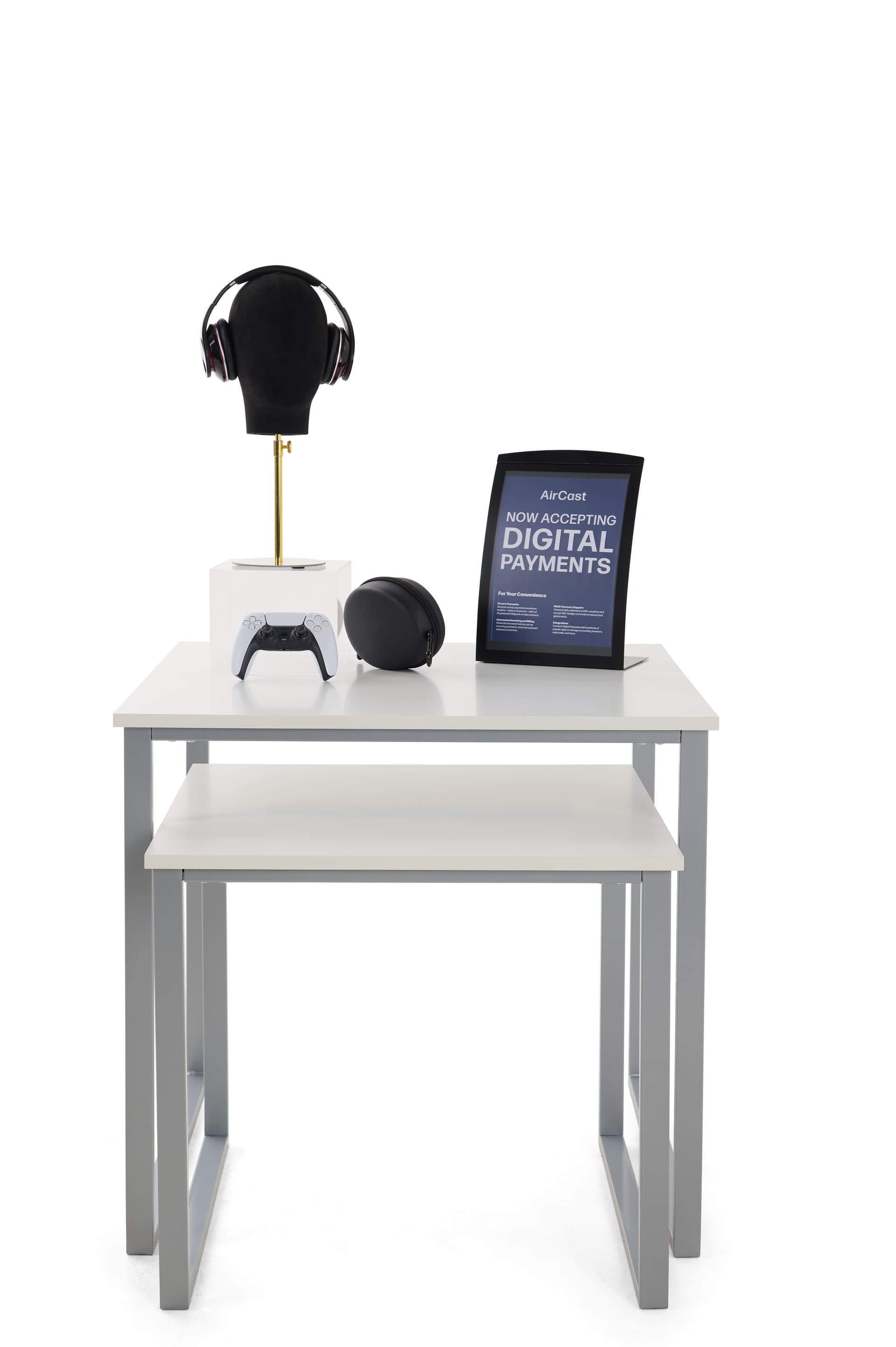Retail nesting tables with white top