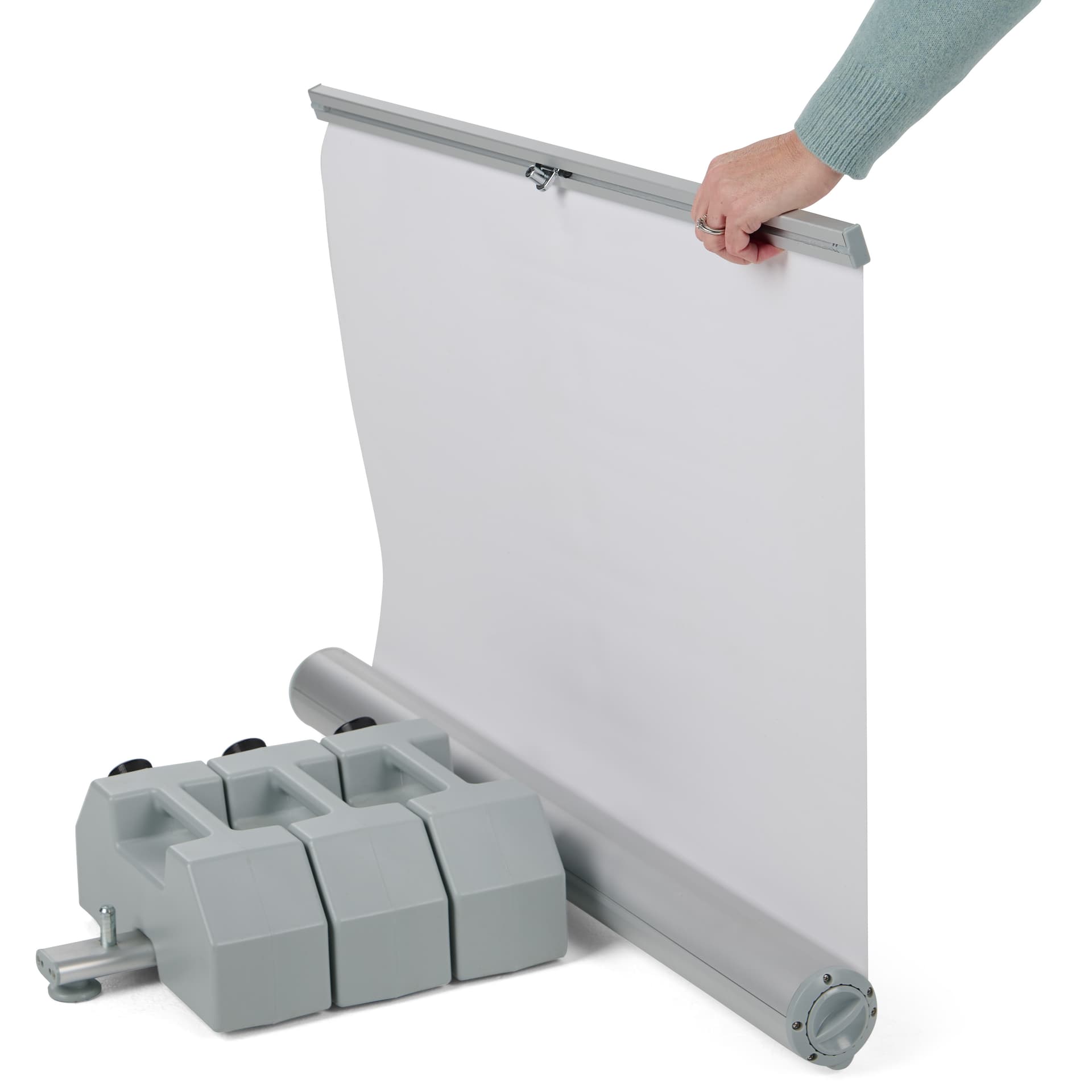Weighted outdoor banner stand with retractable graphic