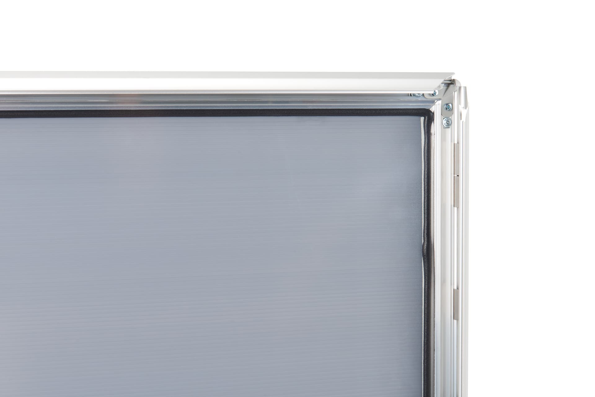 Snap open frame features rubber gasket for use in wet conditions