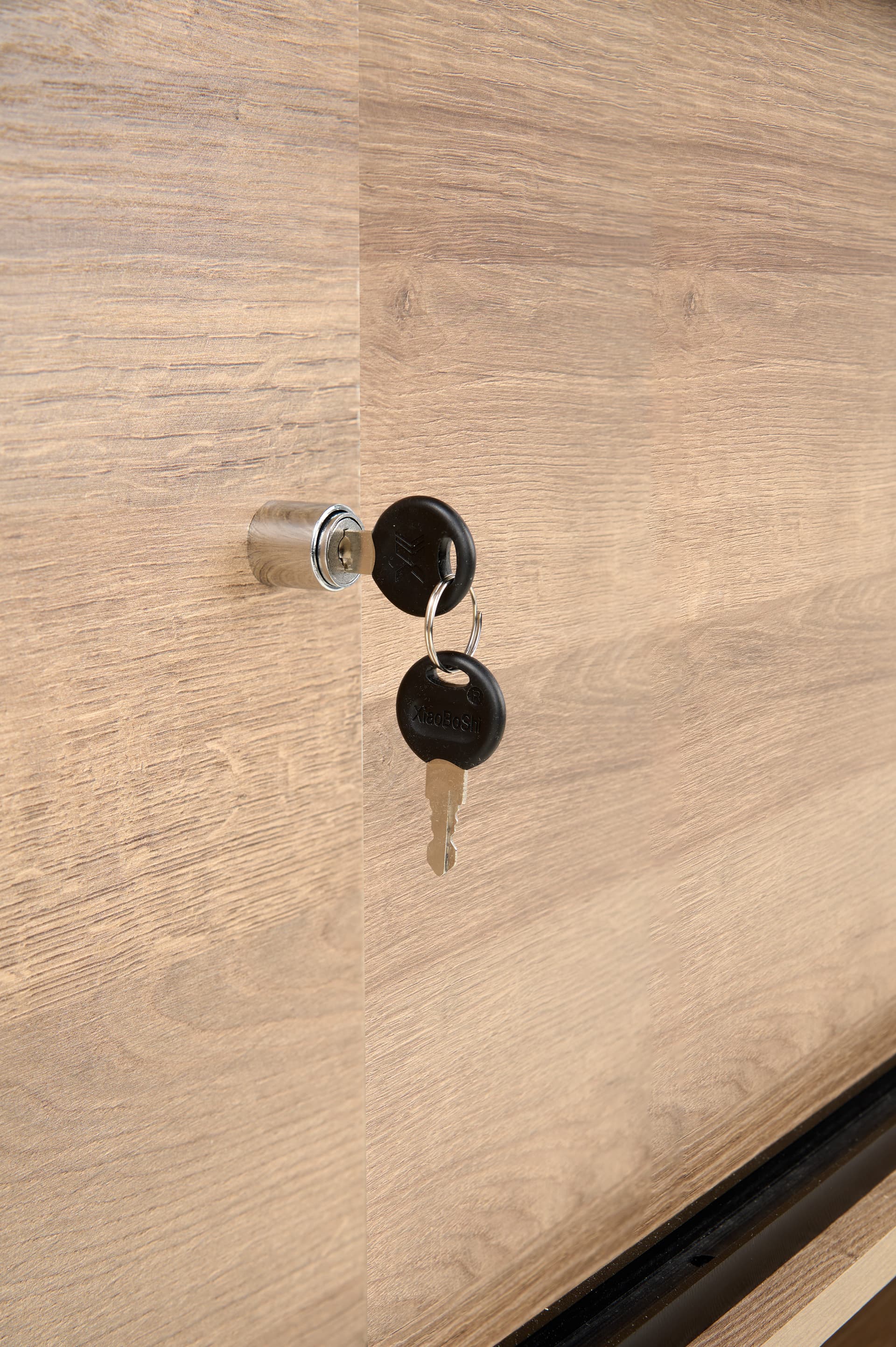 Wooden display showcase with plunger lock and keys