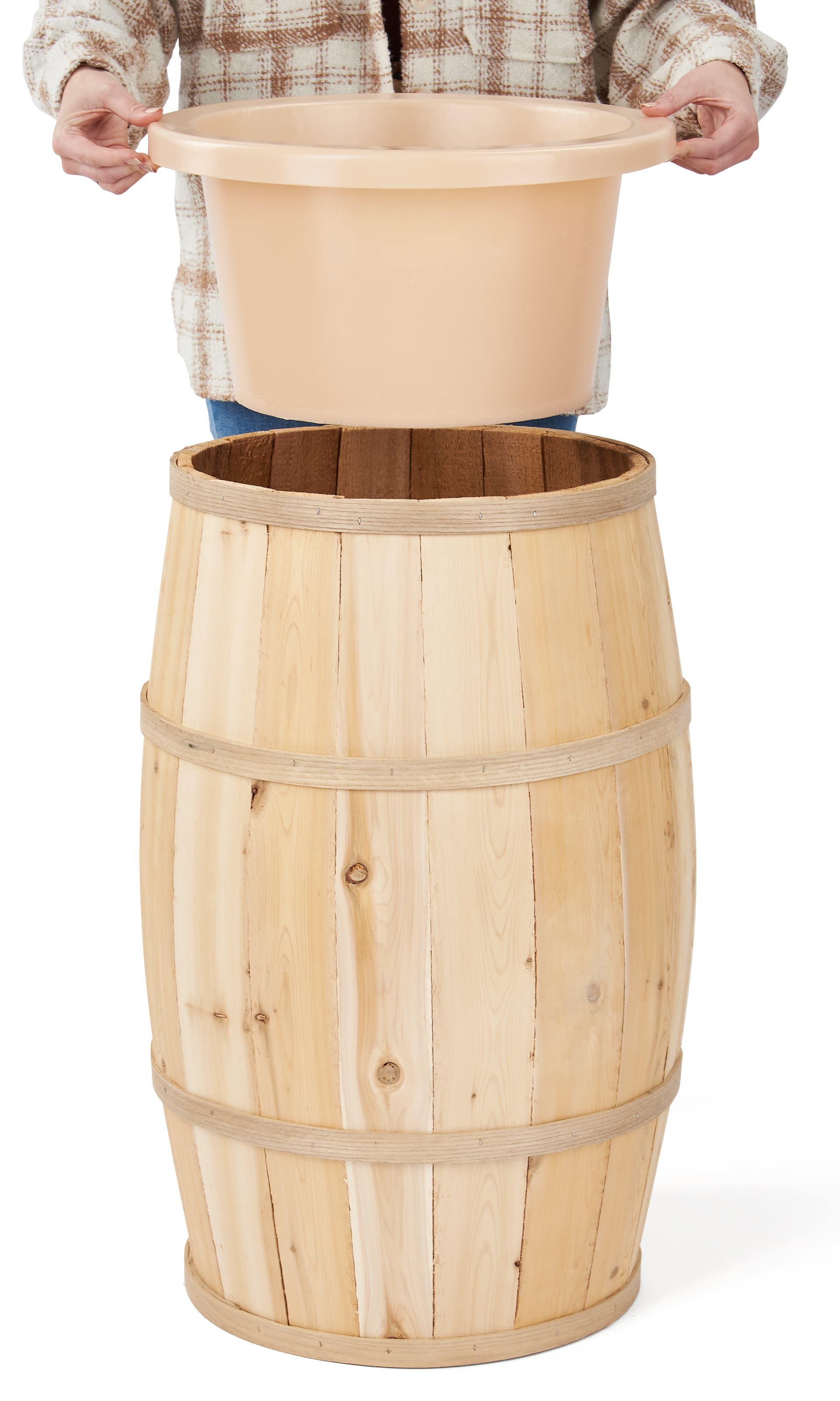 Food grade cedar barrel with removable plastic liner