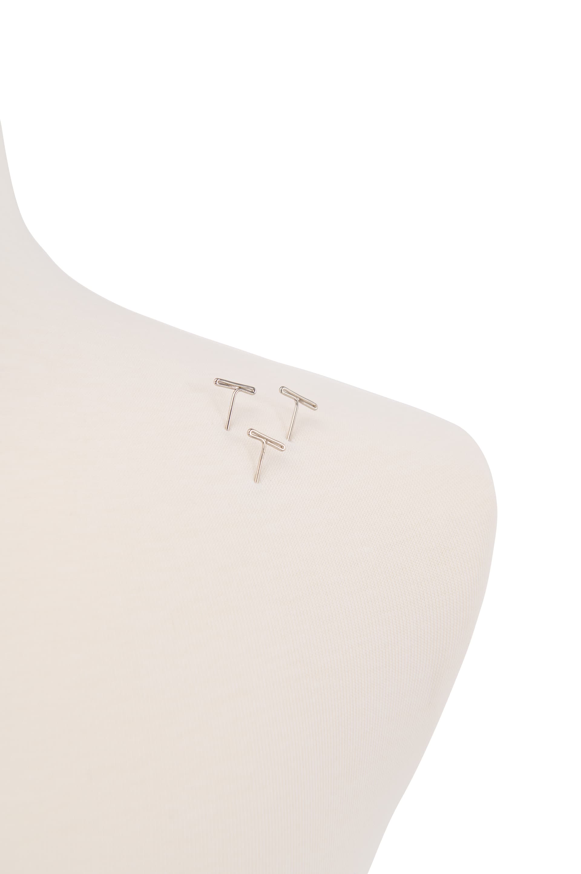 Female body form mannequin with pinnable form