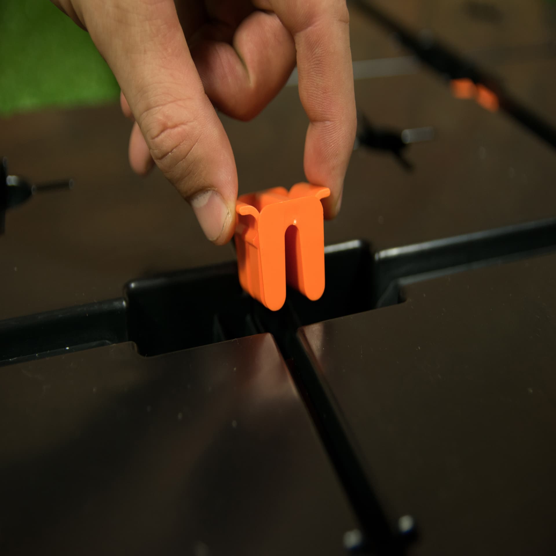 Modular Cube Risers with Floorstanding Placement 