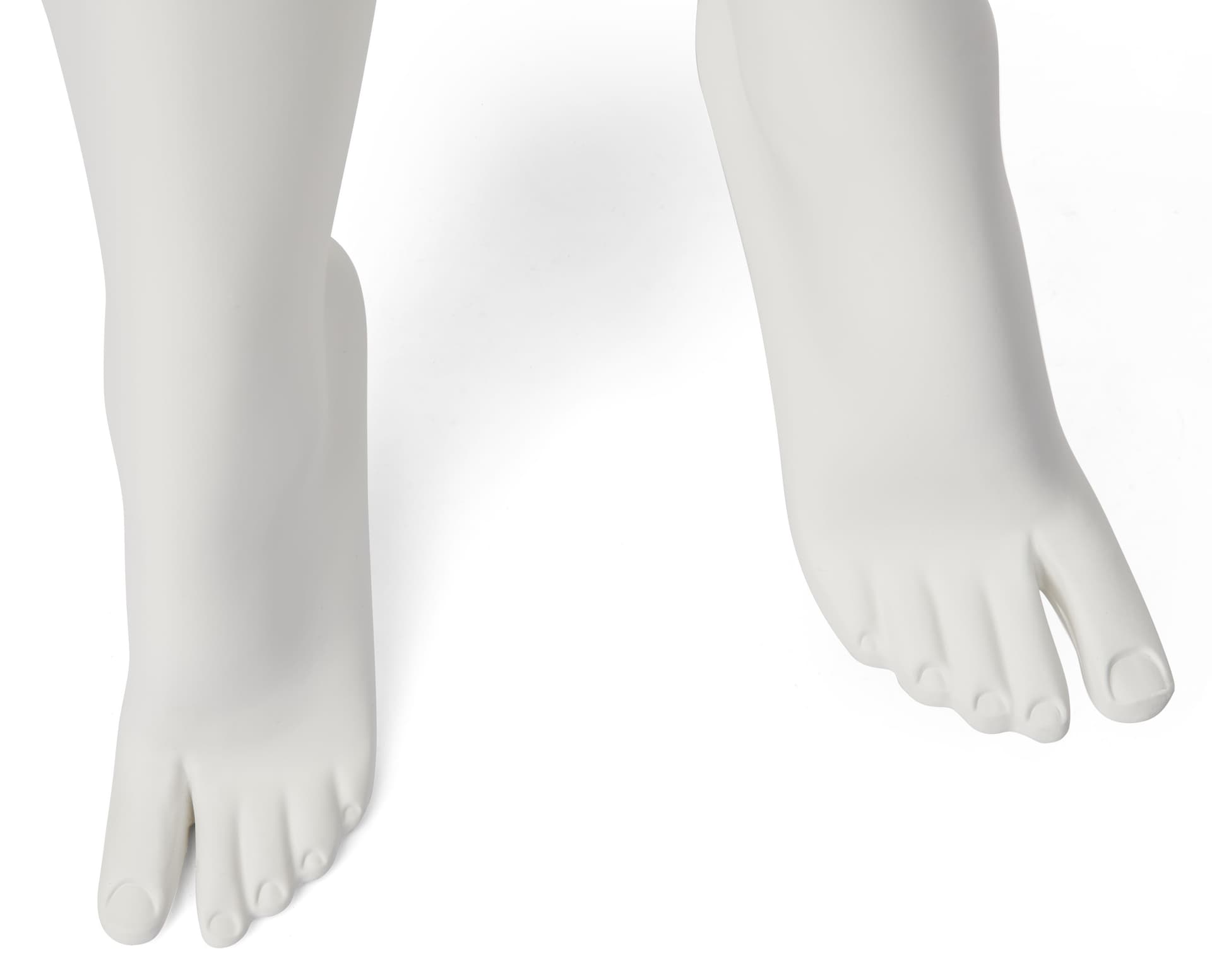 Abstract seated female mannequin with full body design 