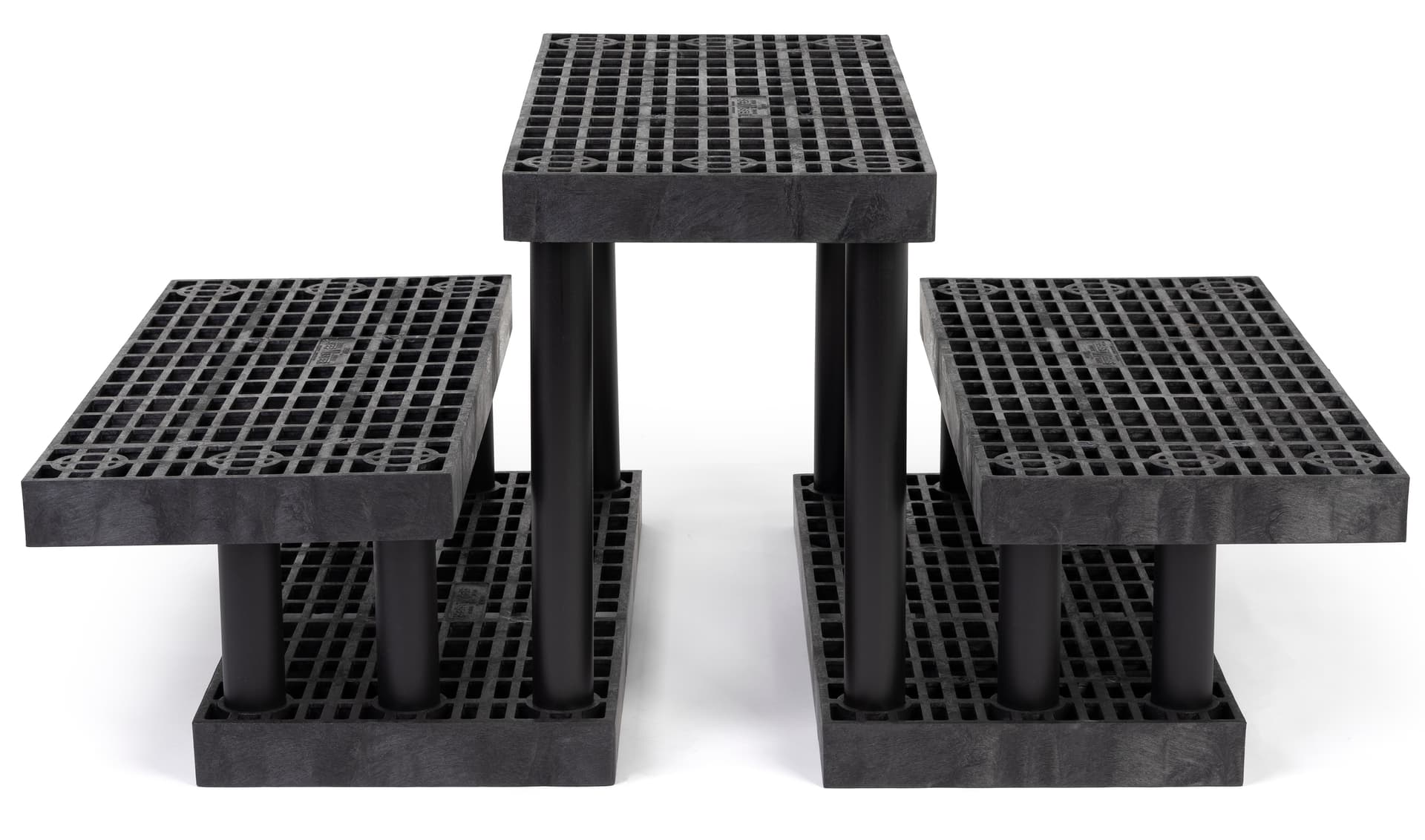 Tri-level pyramid display with collapsible design 