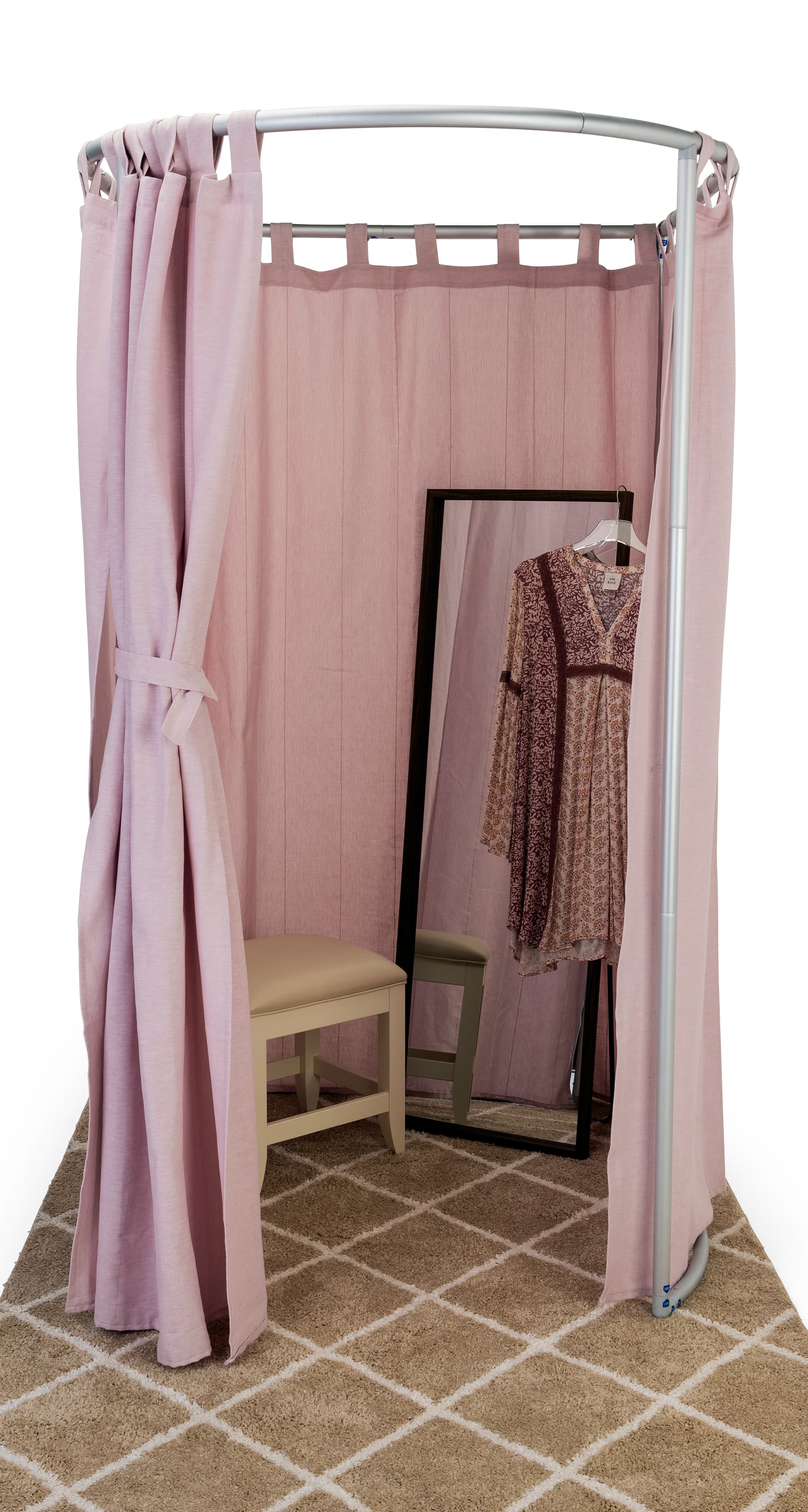 Portable dressing room with max weight capacity of 7 pounds