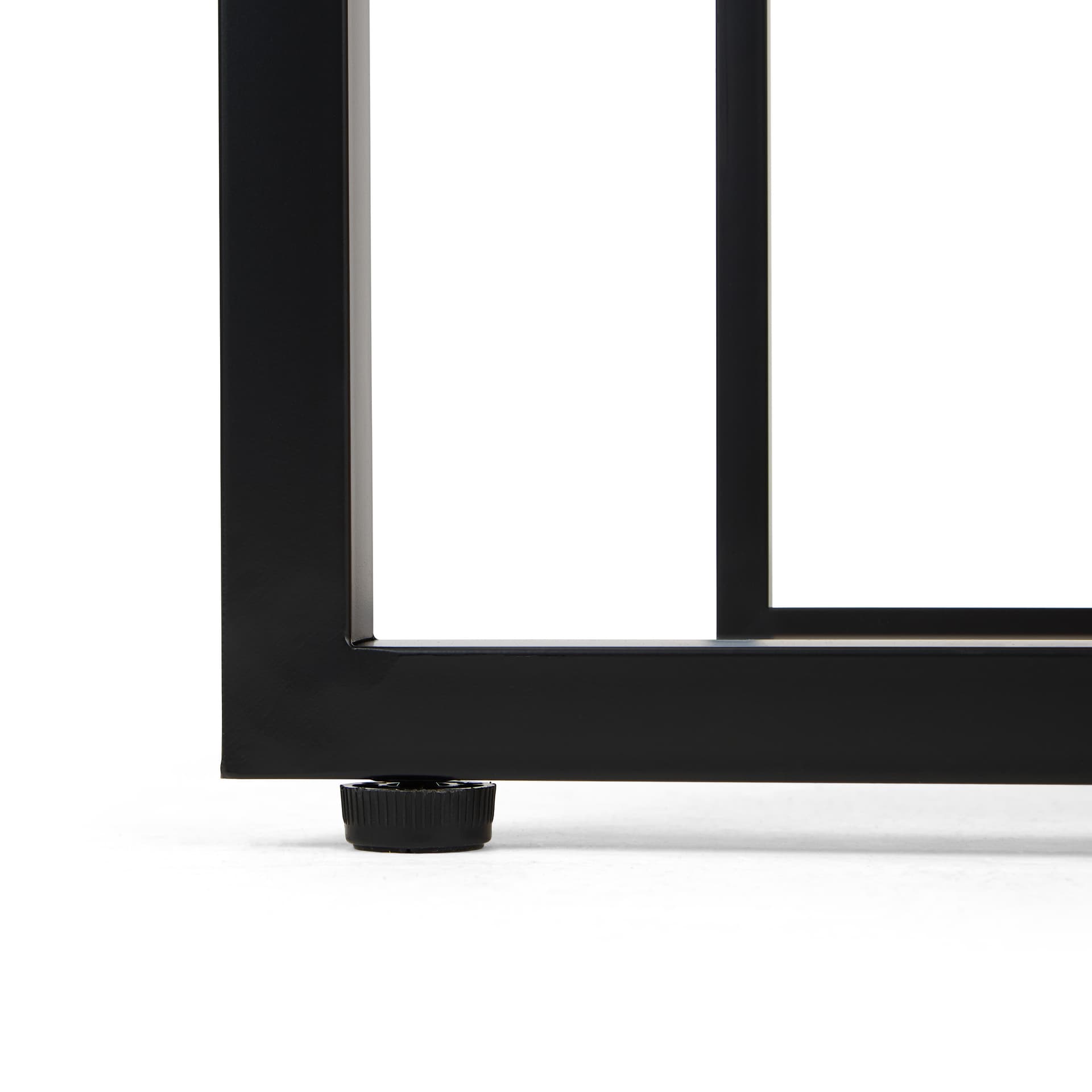 Retail display nesting table has leveling feet for uneven floors