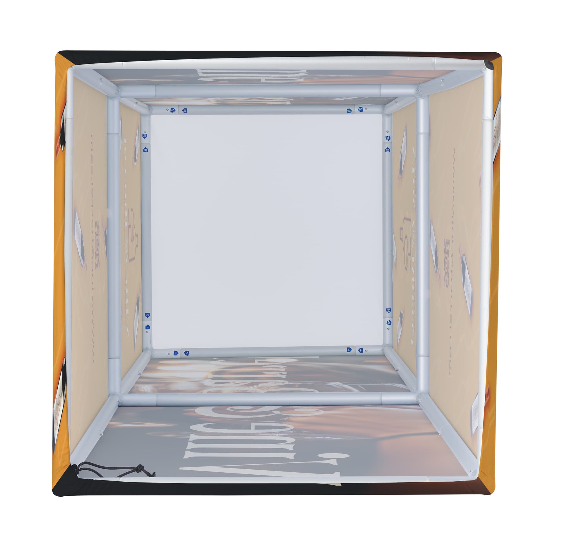 Printed pop up tower with aluminum frame with hollow center