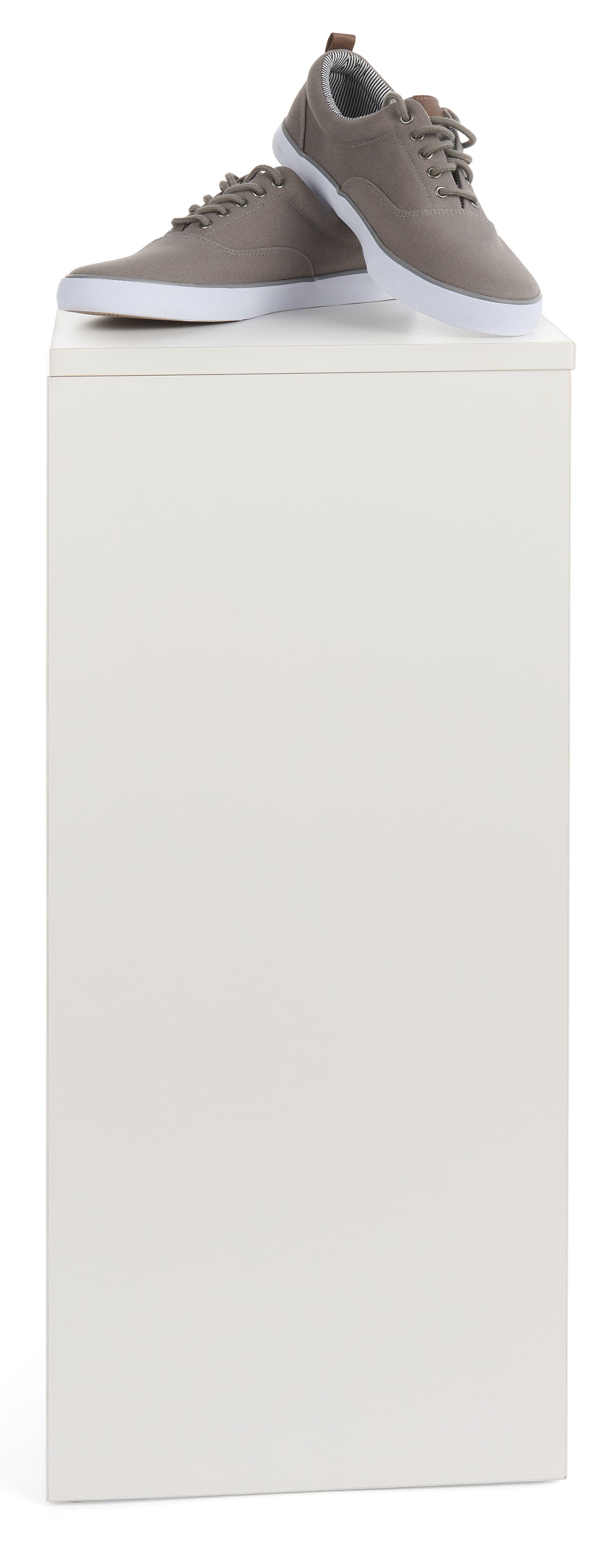 White Display Cube in Use