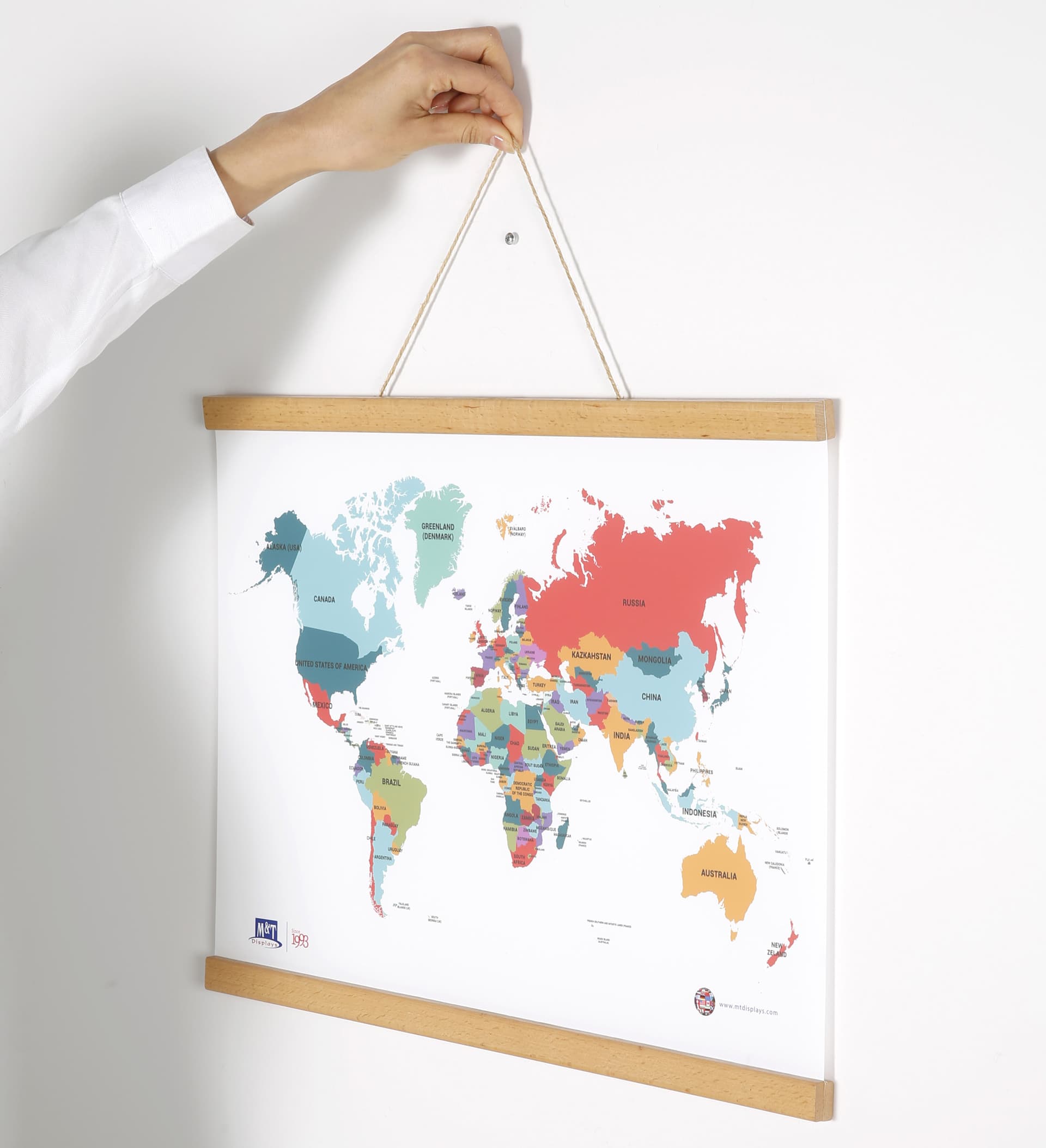 Wood magnetic poster hanger with jute rope 