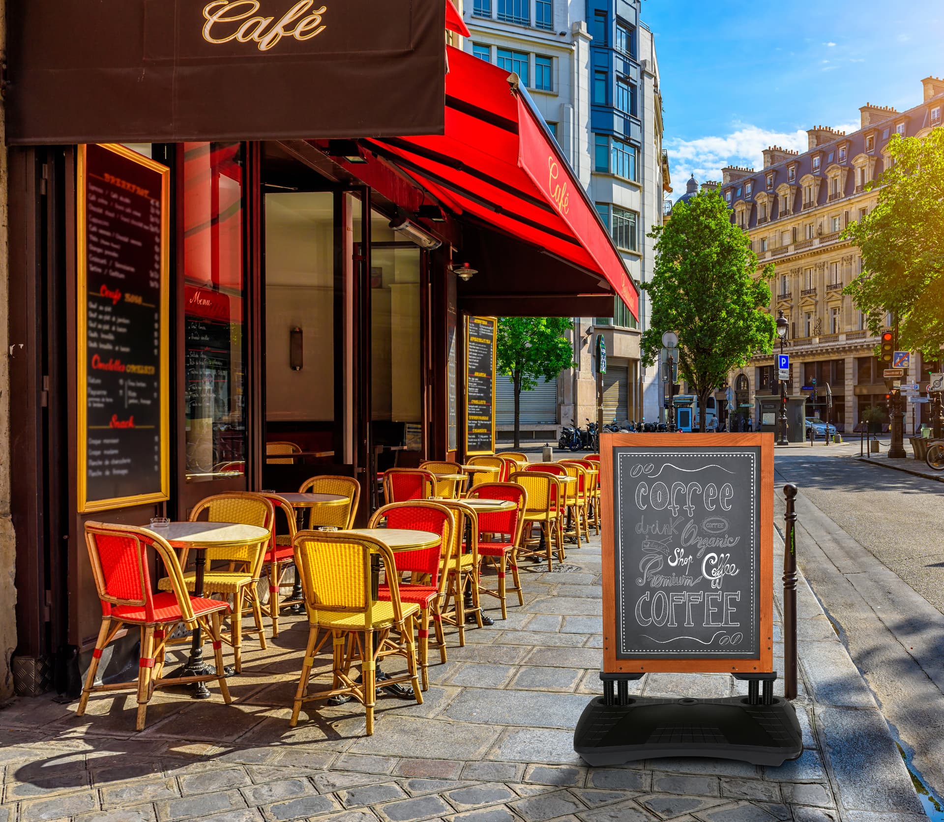 Magnetic chalkboard sign with weather resistant build